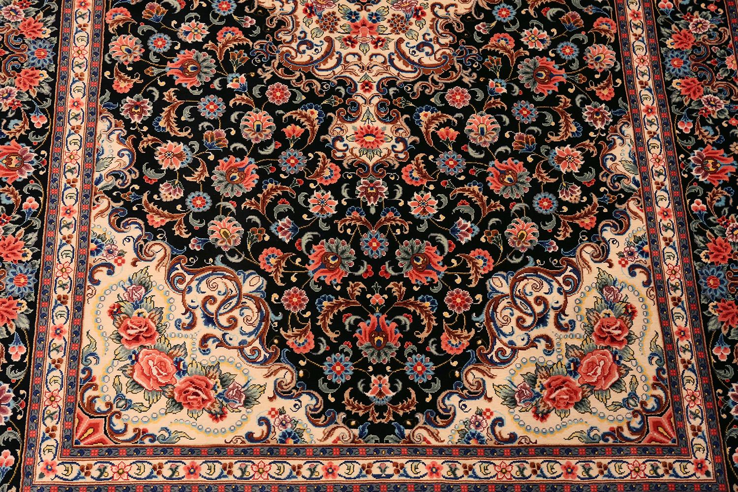 Tabriz Floral Vintage Persian Silk Qum Medallion Rug. 3 ft 7 in x 5 ft 7 in