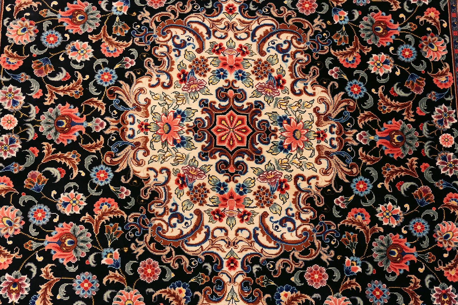 Hand-Knotted Floral Vintage Persian Silk Qum Medallion Rug. 3 ft 7 in x 5 ft 7 in