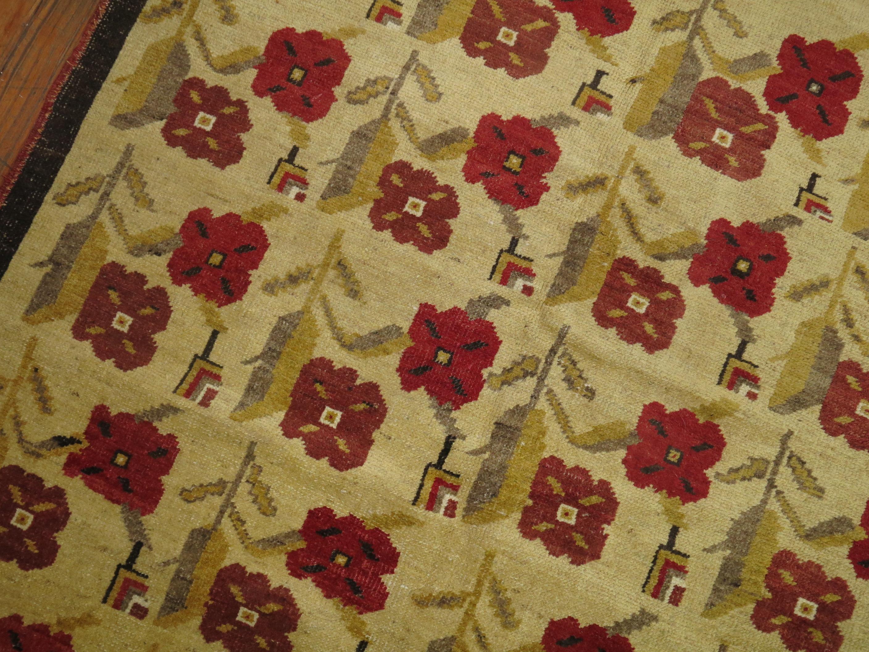 Alfombra Turca Vintage Floral de 4 x 7 pies en Bueno estado para la venta en New York, NY