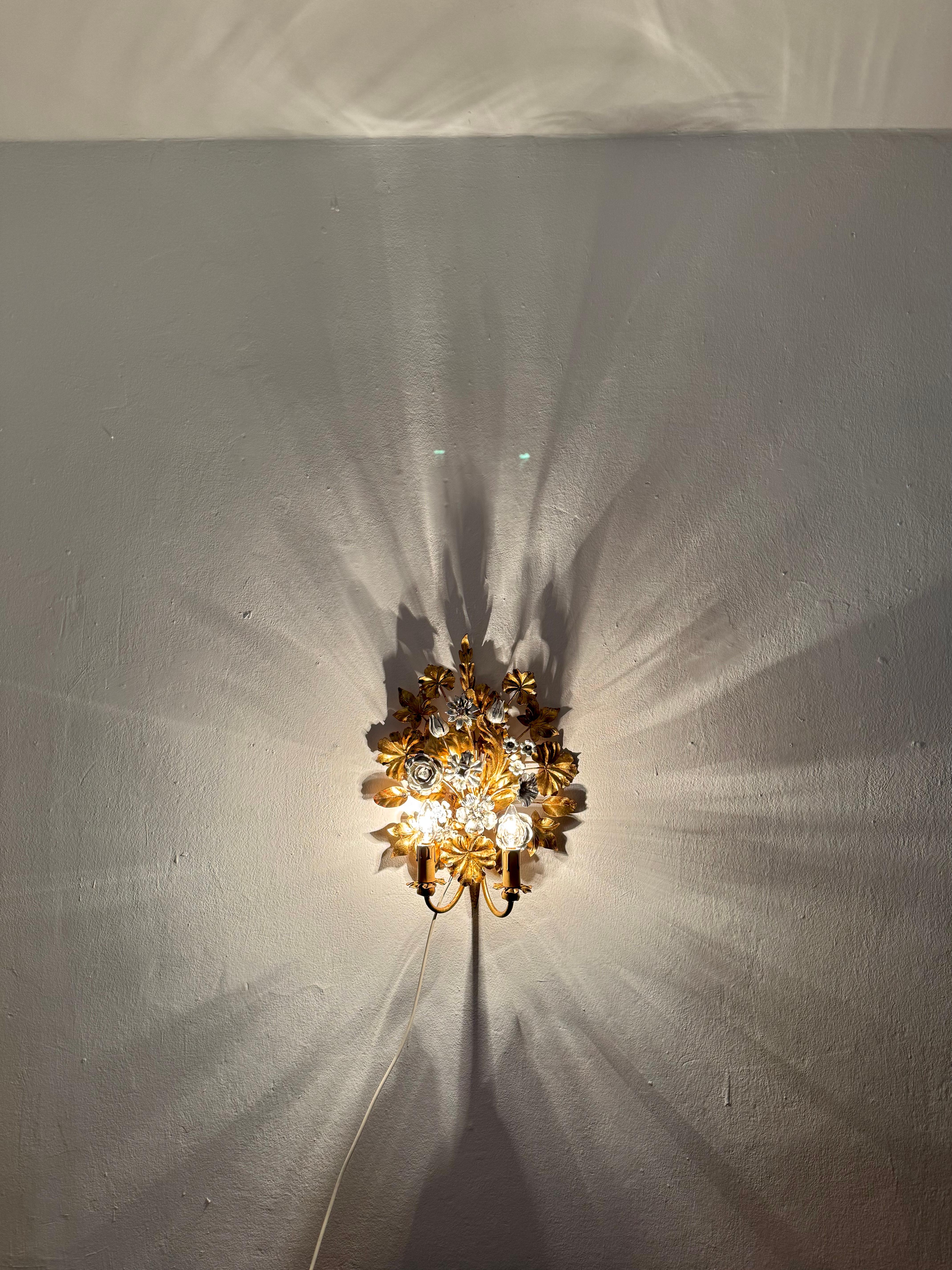 Florale wandleuchte by Hans Kögl im Angebot 5