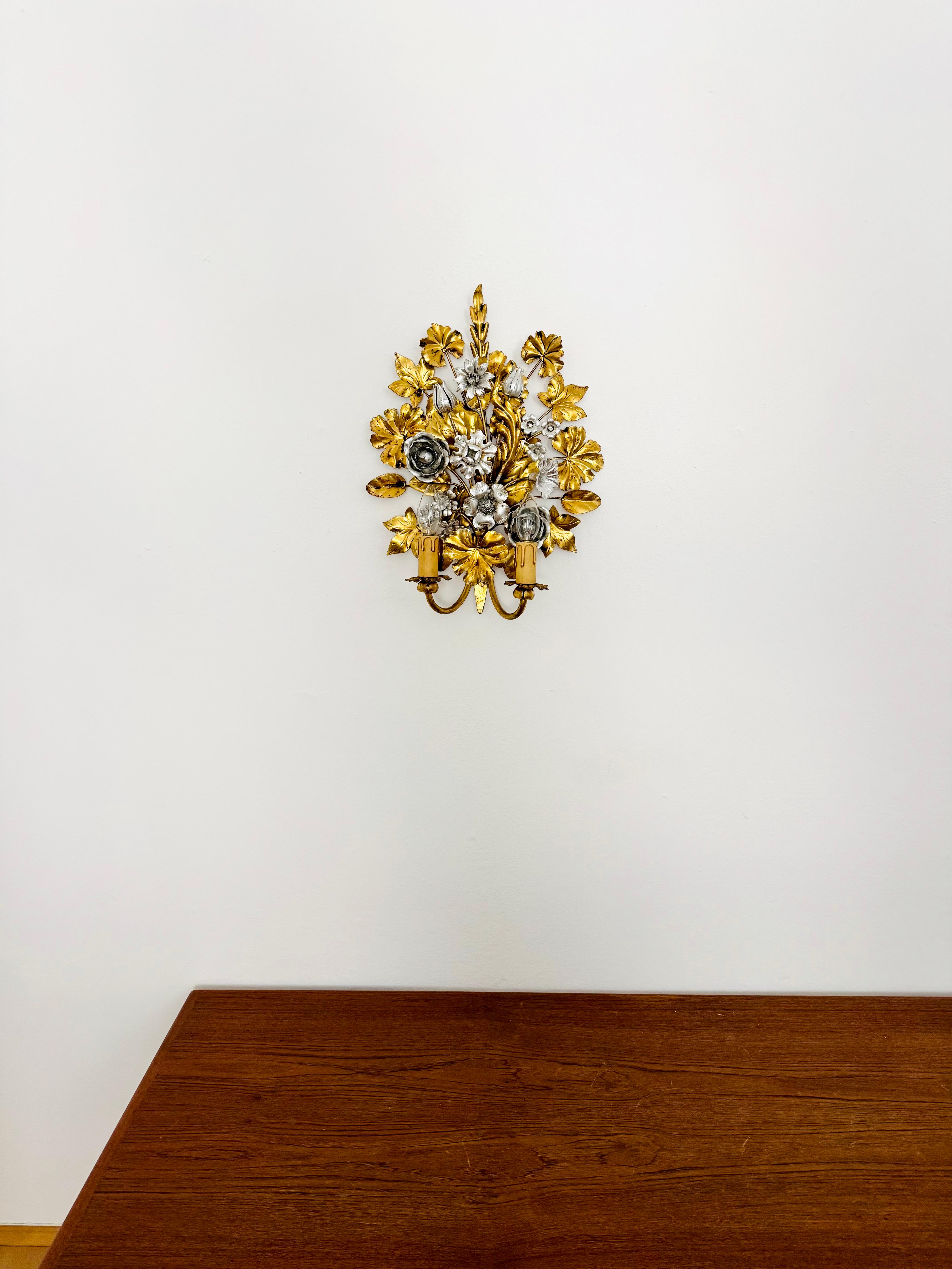 Florale wandleuchte by Hans Kögl (Italienisch) im Angebot