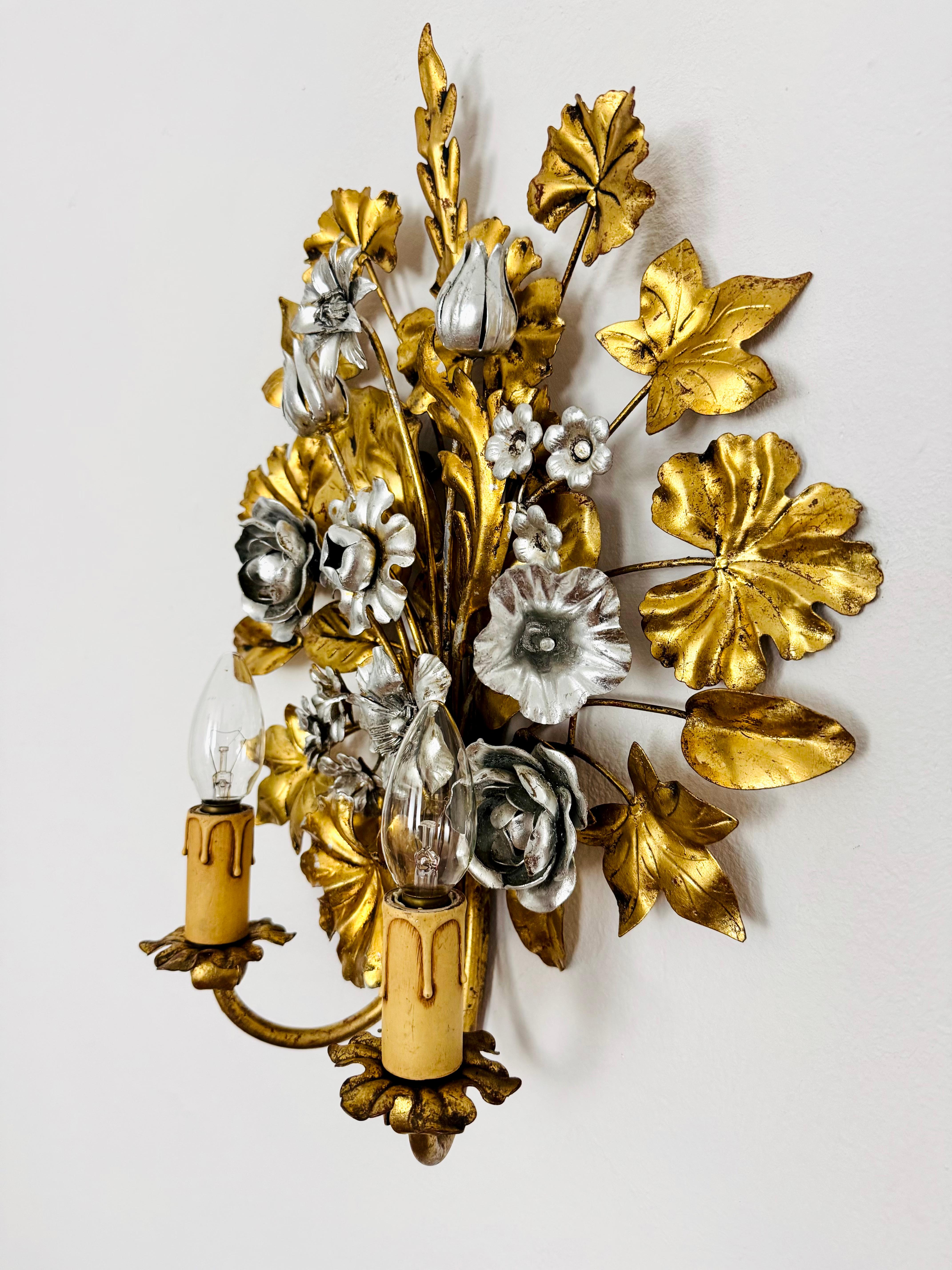Florale wandleuchte by Hans Kögl (Ende des 20. Jahrhunderts) im Angebot