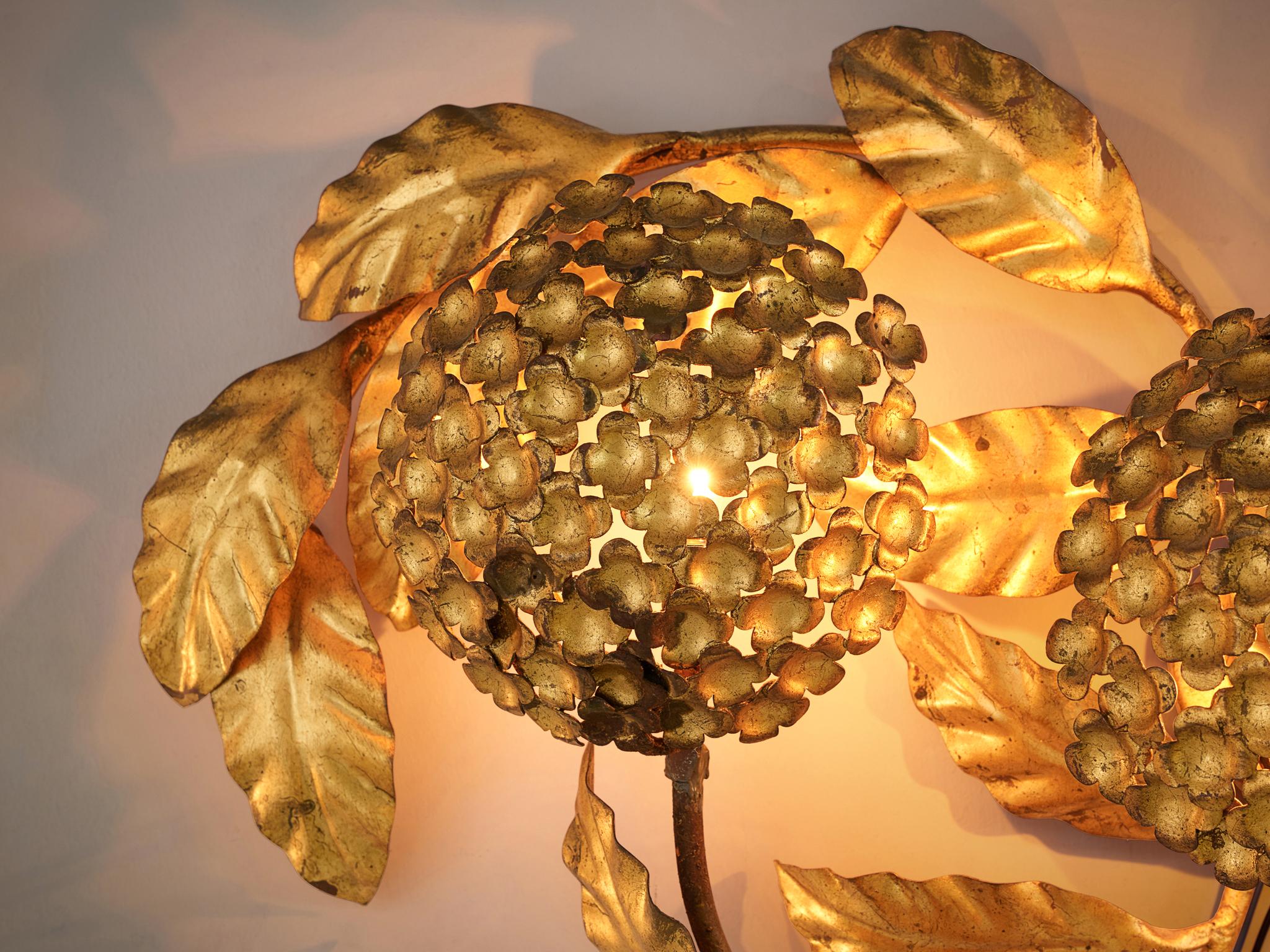 Floral Wall Light in Brass In Good Condition In Waalwijk, NL