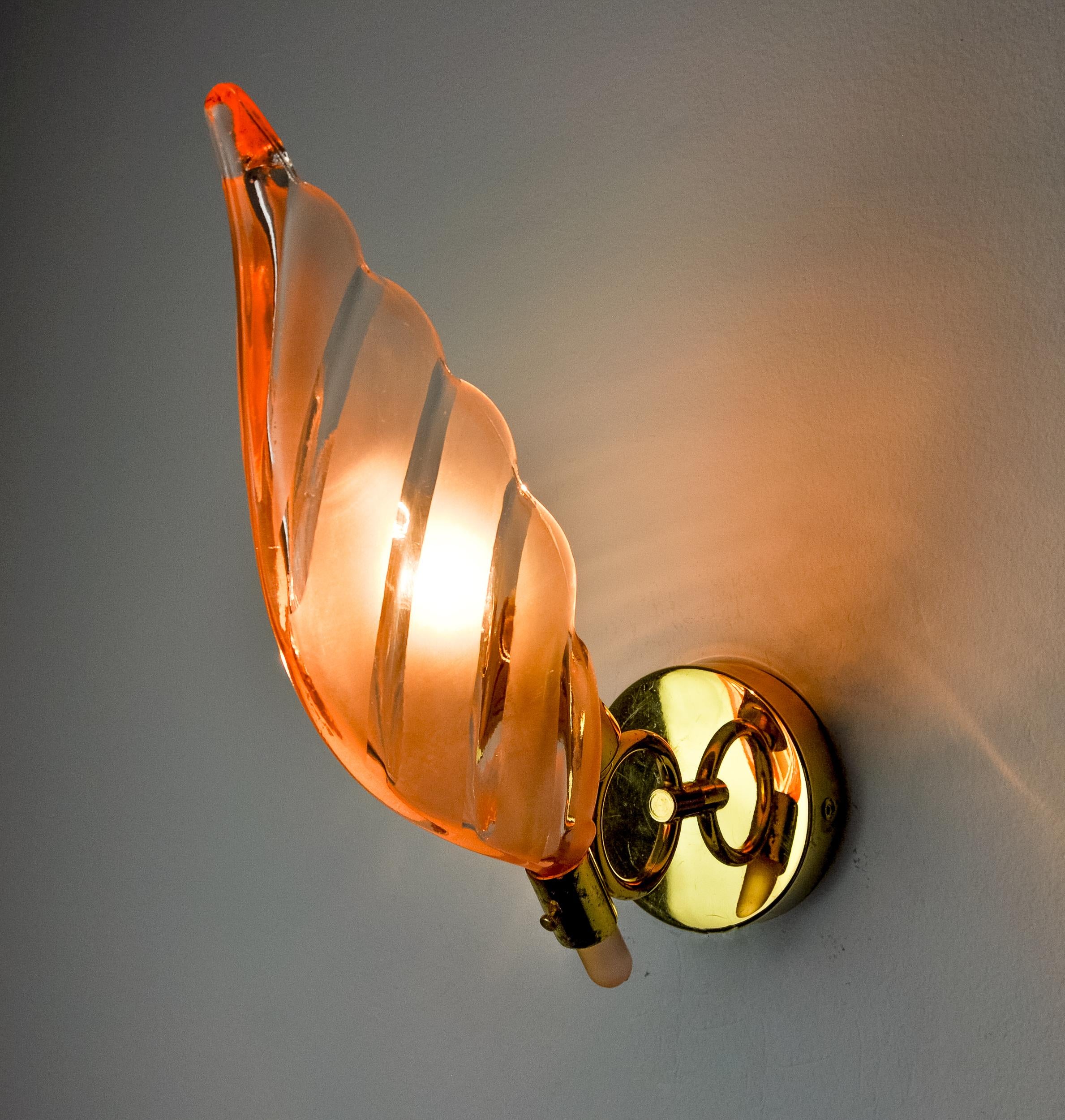 Crystal Floral wall light, pink Murano glass, Italy, 1970 For Sale