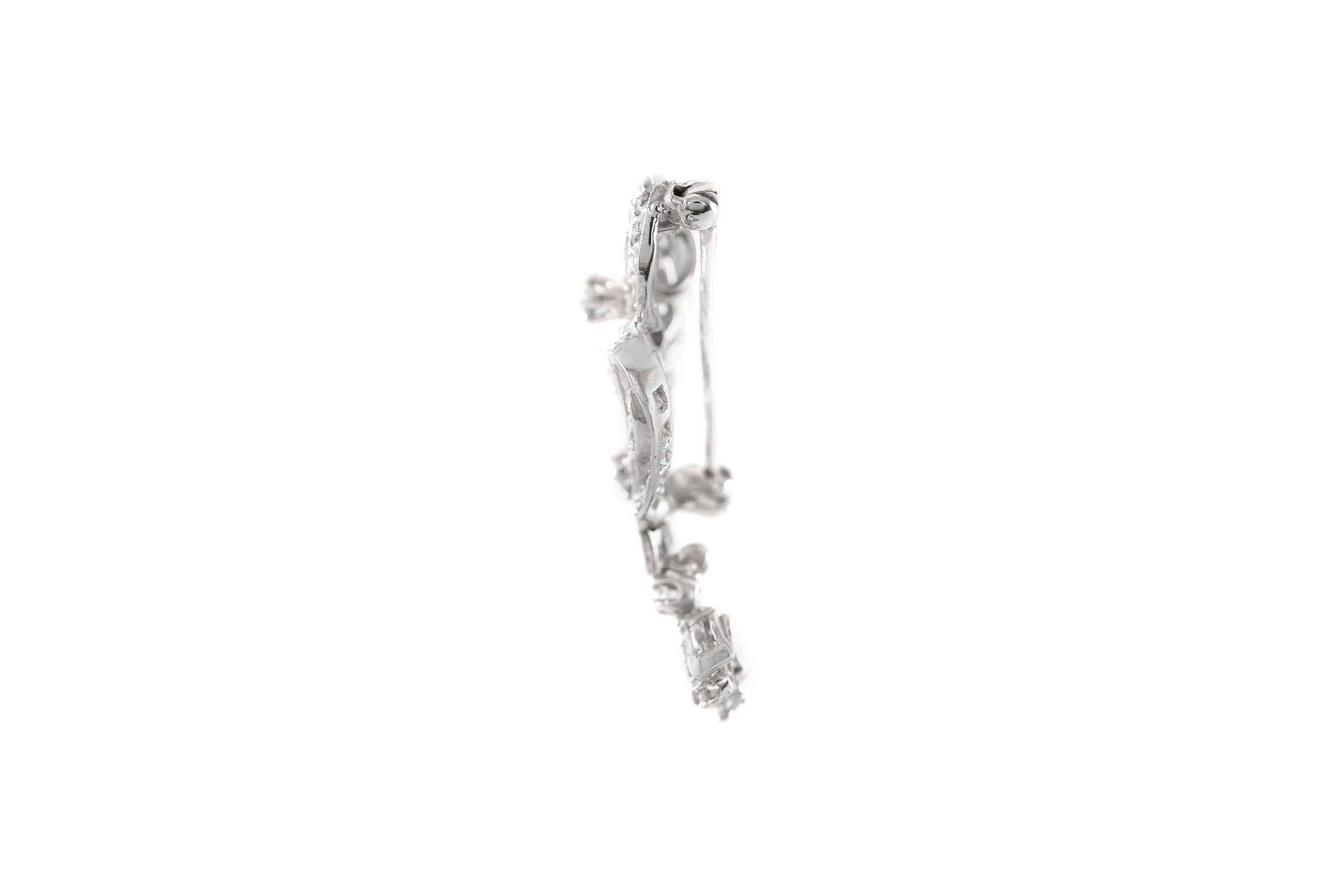 Floral White Gold Diamond Pendant In Excellent Condition In New York, NY