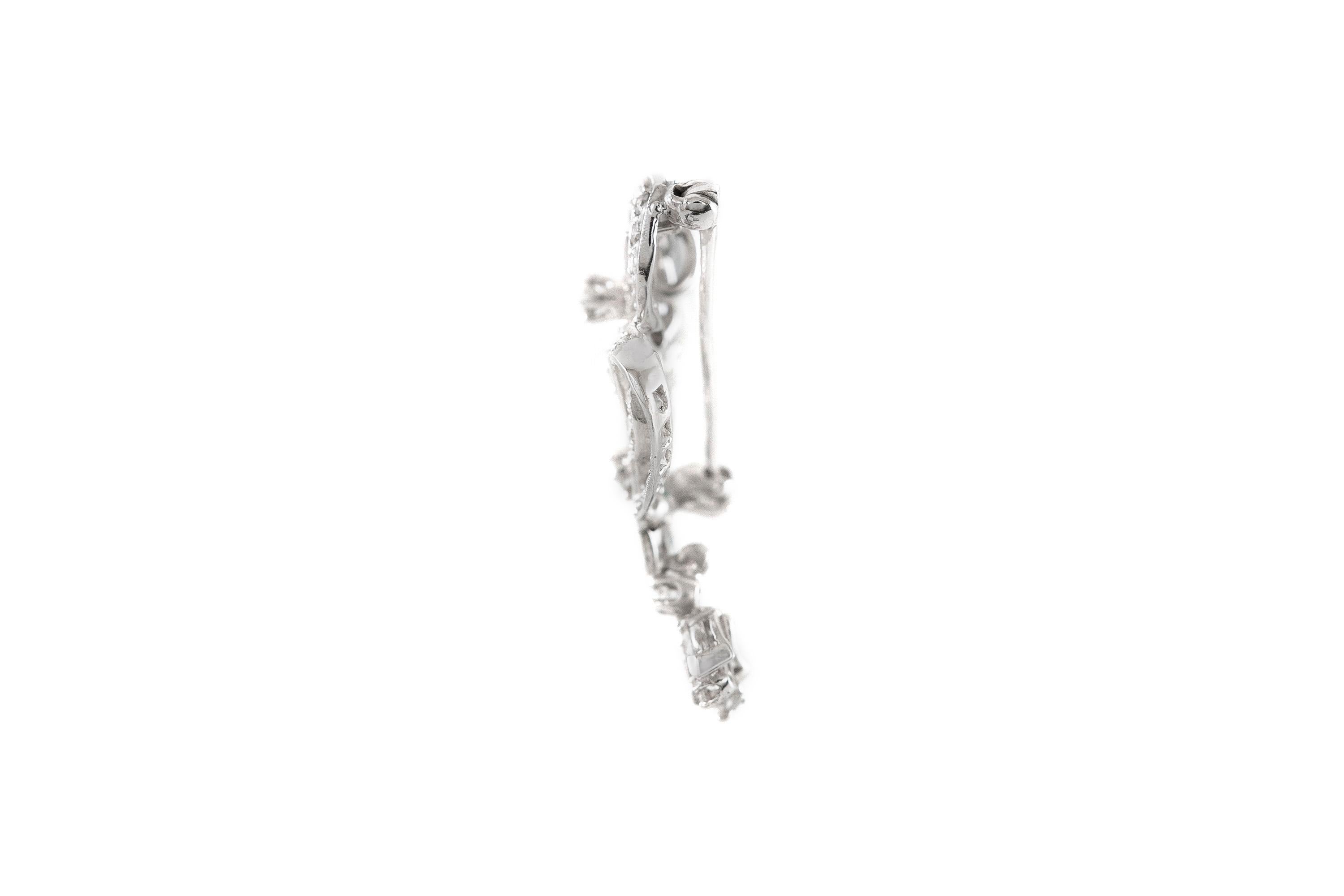 Floral White Gold Diamond Pendant In Excellent Condition For Sale In New York, NY