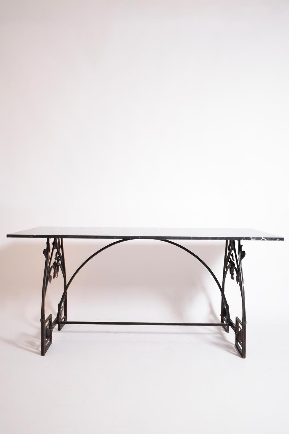 Milieu du XXe siècle Table console en fer forgé à motifs floraux, années 1960 en vente