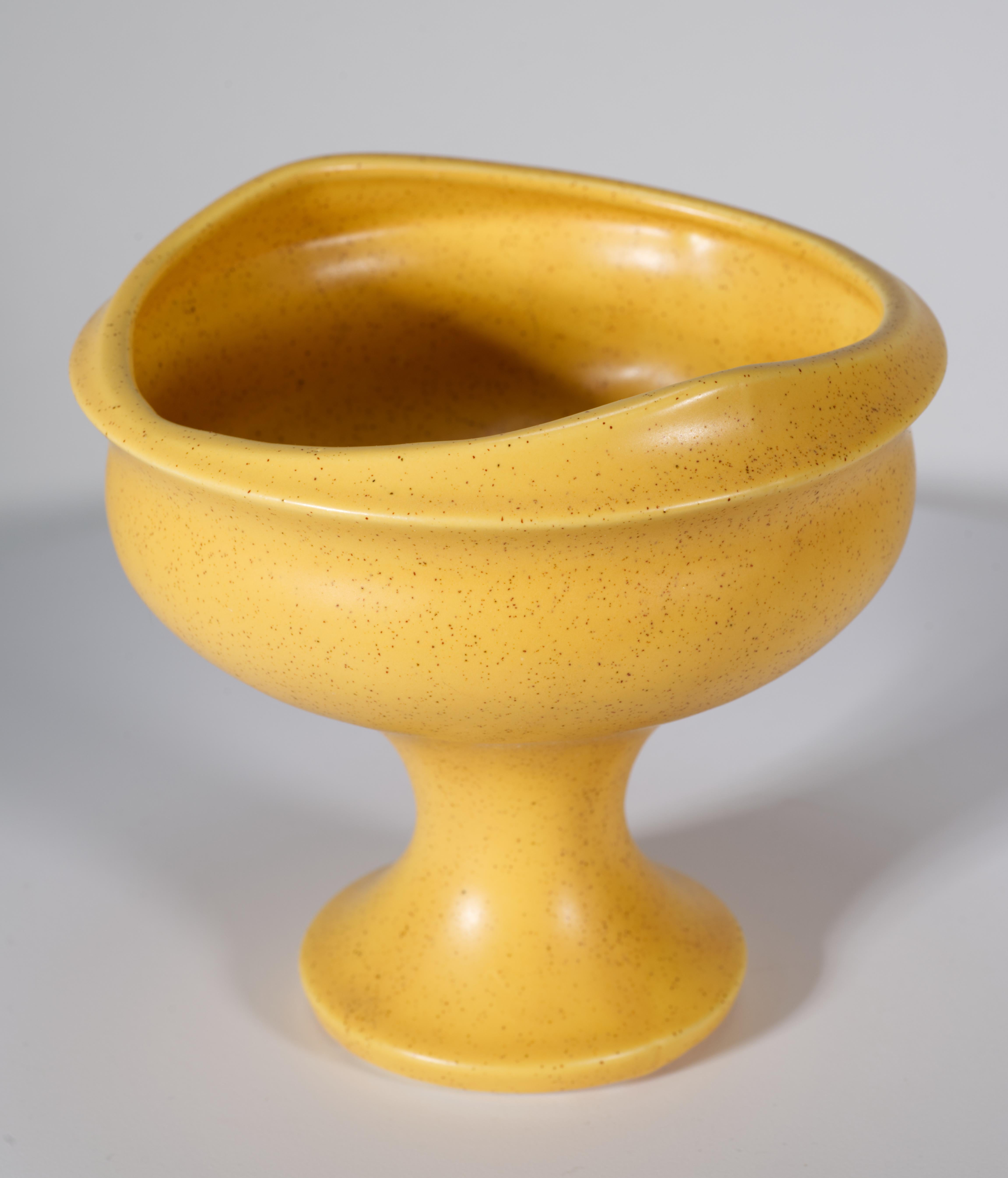 Mid-Century Modern Jardinière, urne ou vase moderniste jaune Floraline par McCoy Pottery, 1968 en vente
