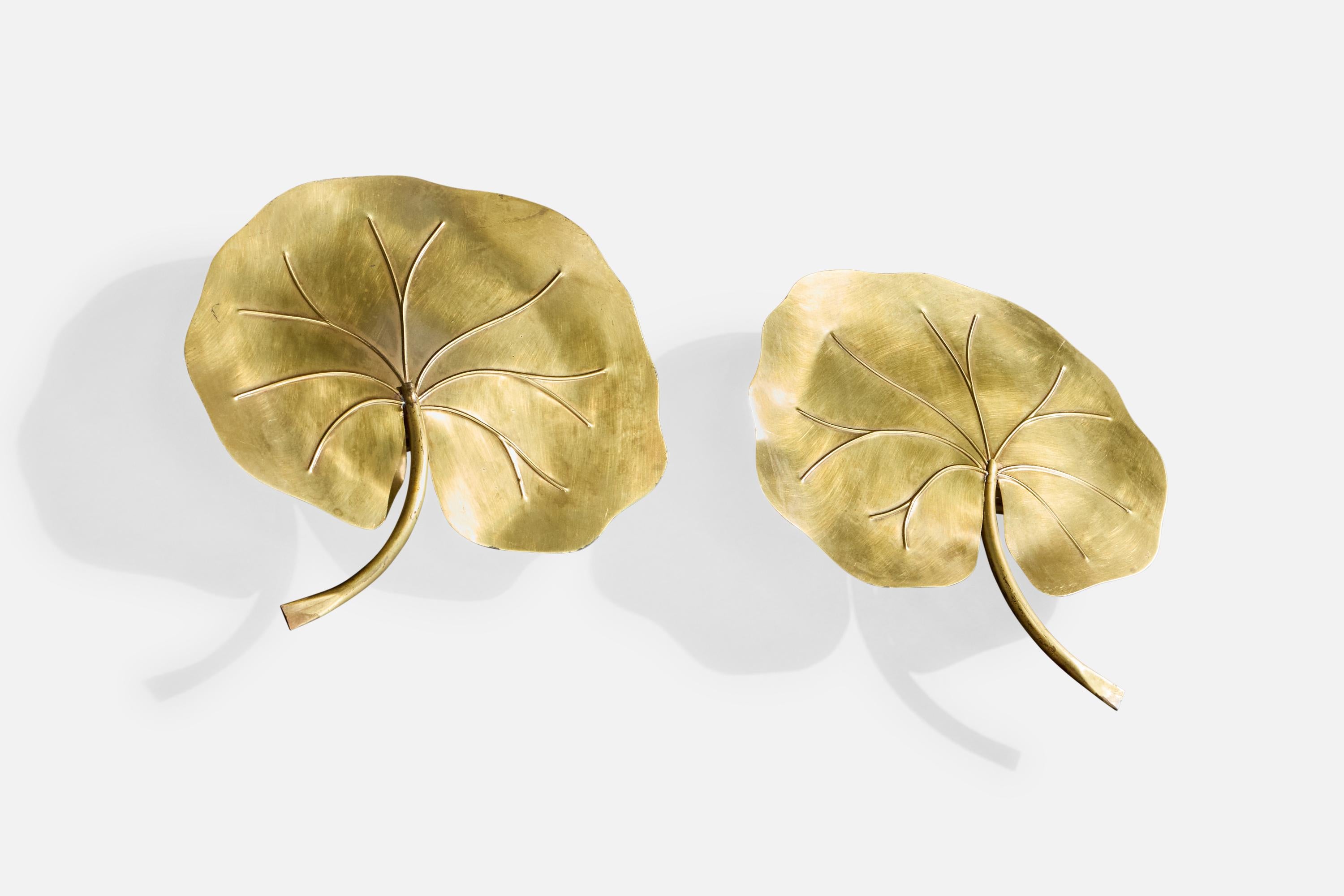 Mid-Century Modern Florart, Wall Lights, Brass, France, 1970s For Sale