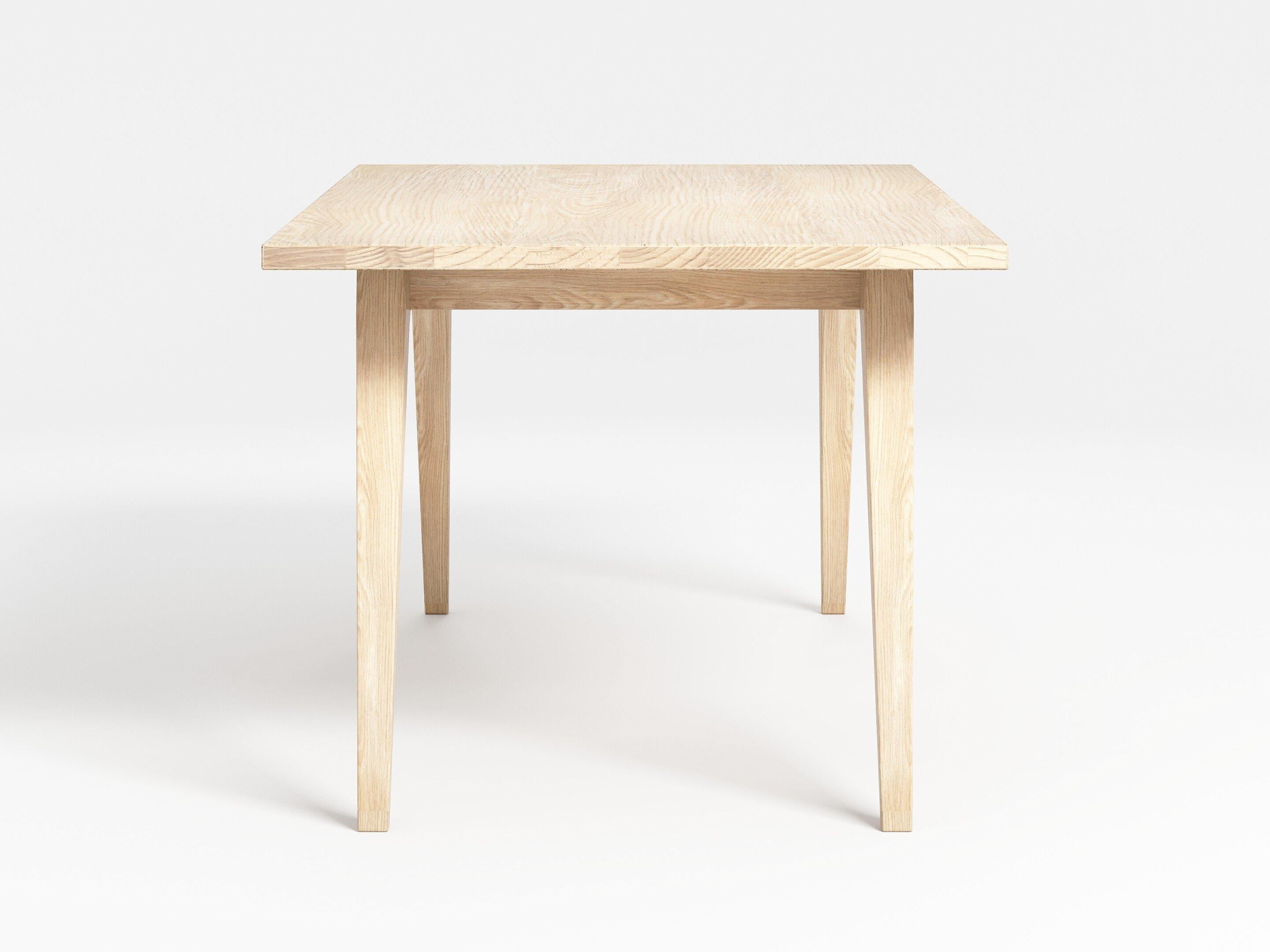 Transforma tu comedor con la Mesa de comedor Florence, una armoniosa mezcla de diseño clásico y estilo contemporáneo. Esta mesa, fabricada en madera maciza de primera calidad, presenta líneas limpias y una silueta minimalista, perfecta para realzar