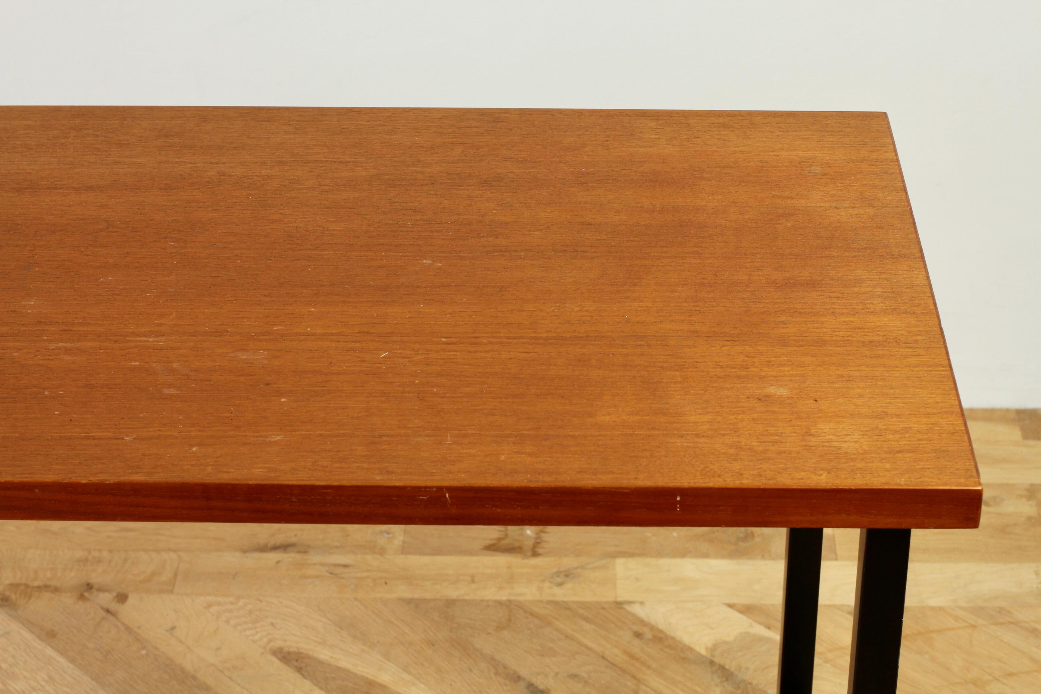 Florence Knoll 1950s Mid-Century Wood Veneer Black Frame Desk or Console Table For Sale 5