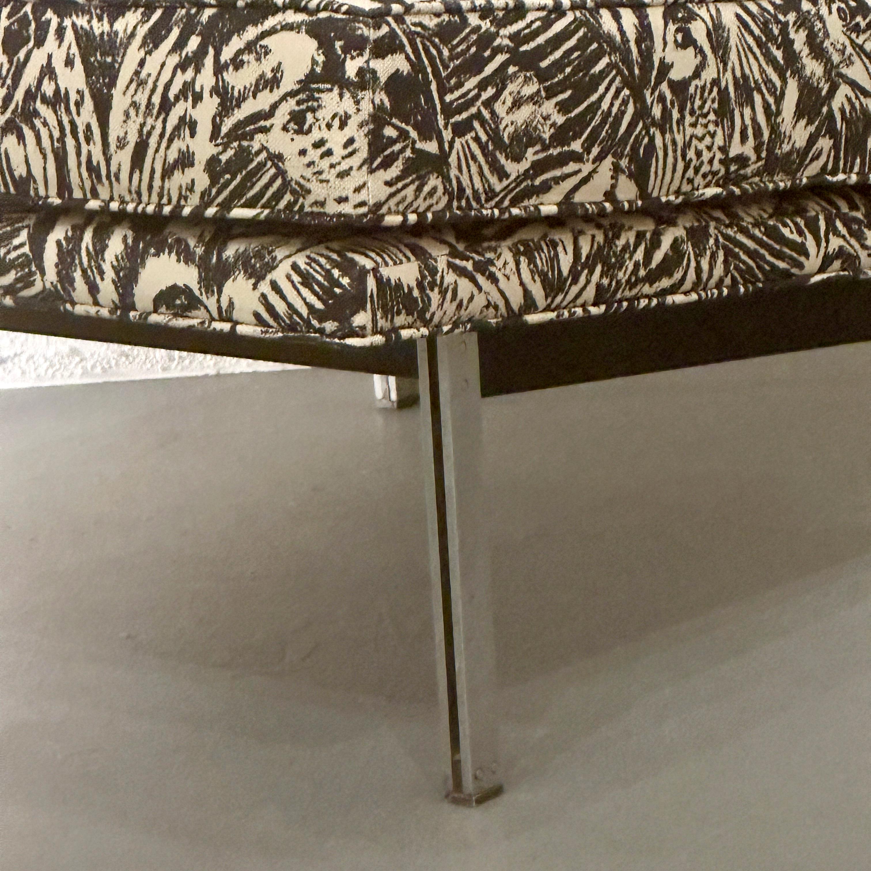 Florence Knoll 1950s Parallel Bar Chair Fab Abstract Black and White Bird Fabric For Sale 4