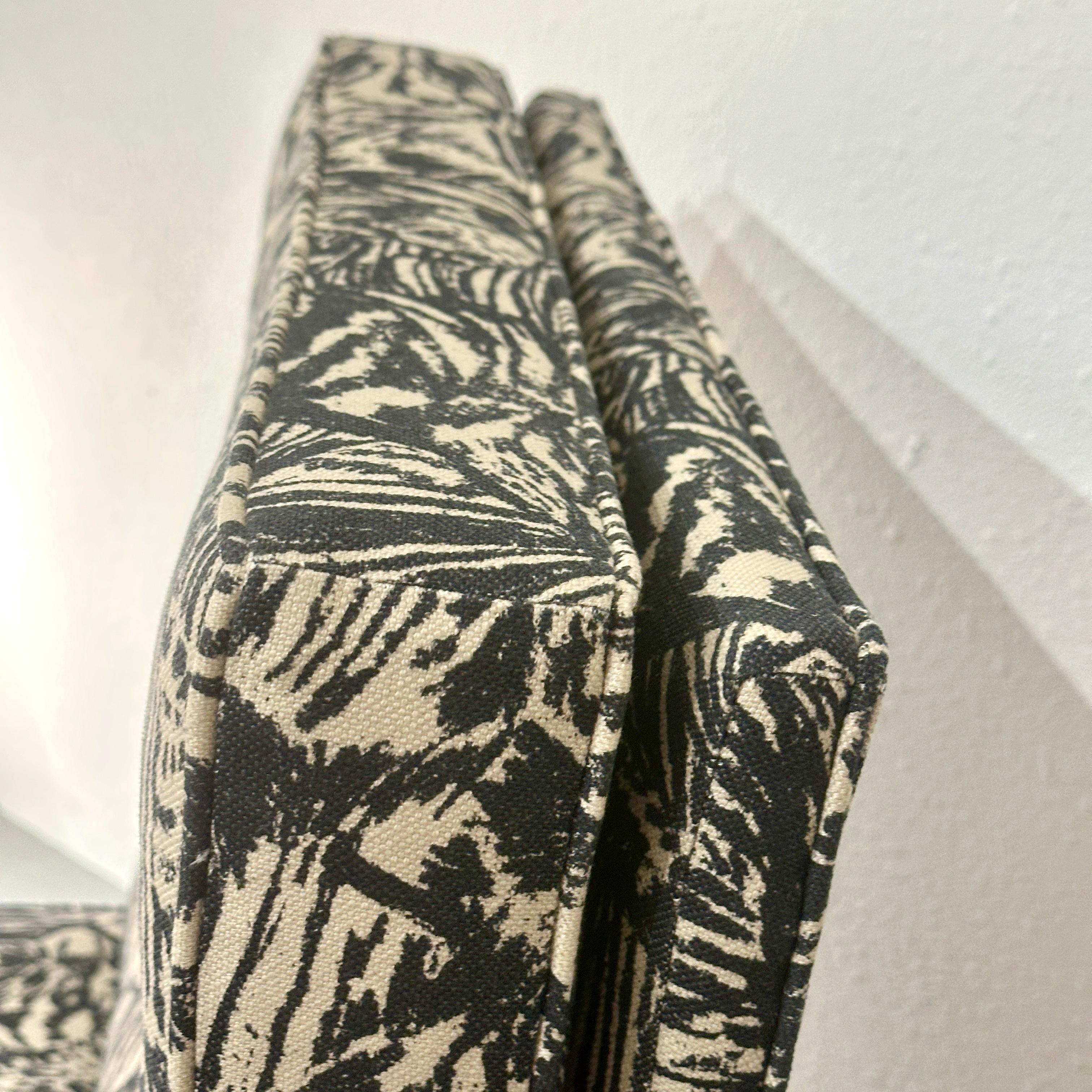 Florence Knoll 1950s Parallel Bar Chair Fab Abstract Black and White Bird Fabric For Sale 5