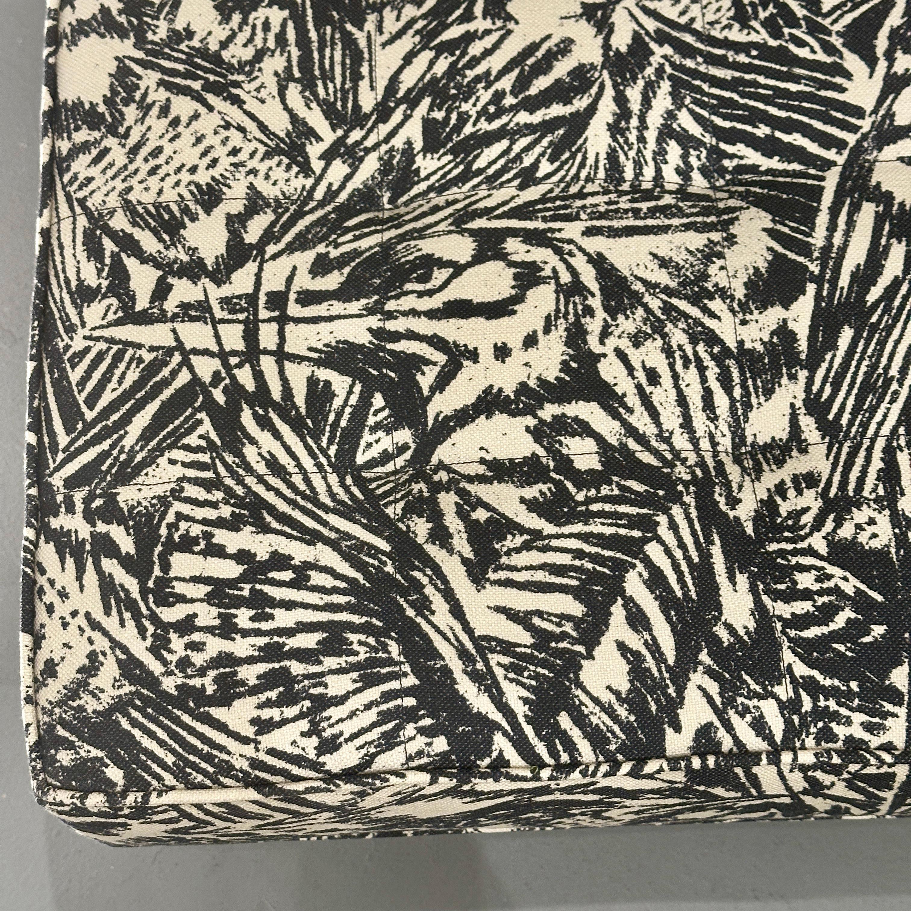 Florence Knoll 1950s Parallel Bar Chair Fab Abstract Black and White Bird Fabric For Sale 7