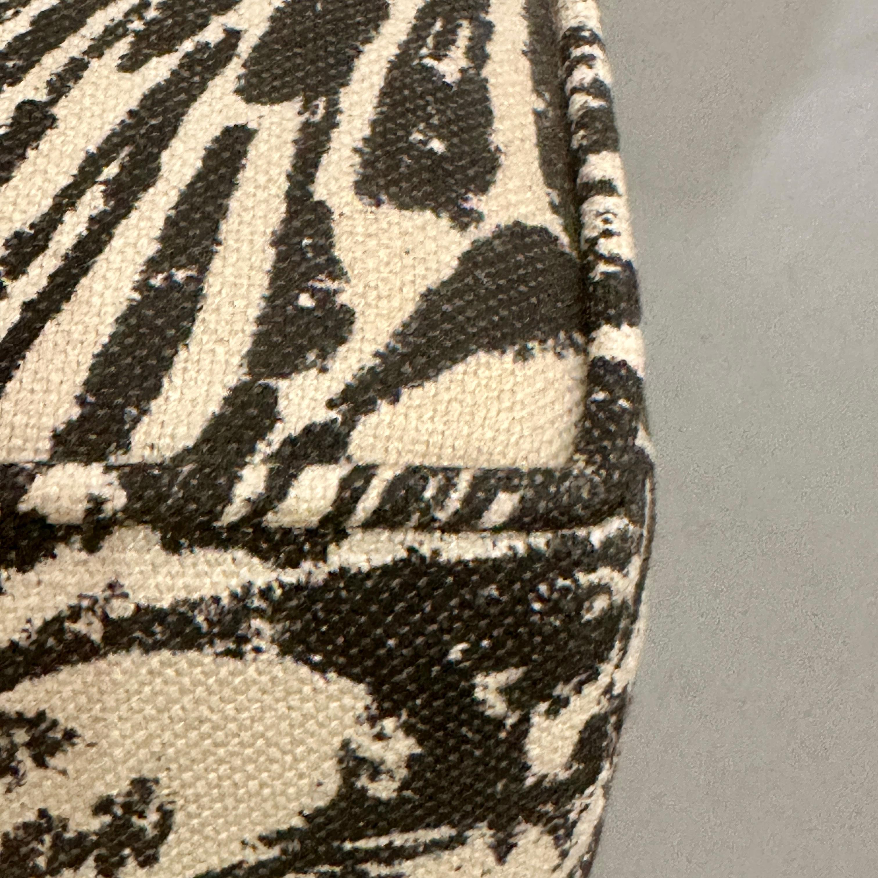 Florence Knoll 1950s Parallel Bar Chair Fab Abstract Black and White Bird Fabric For Sale 9