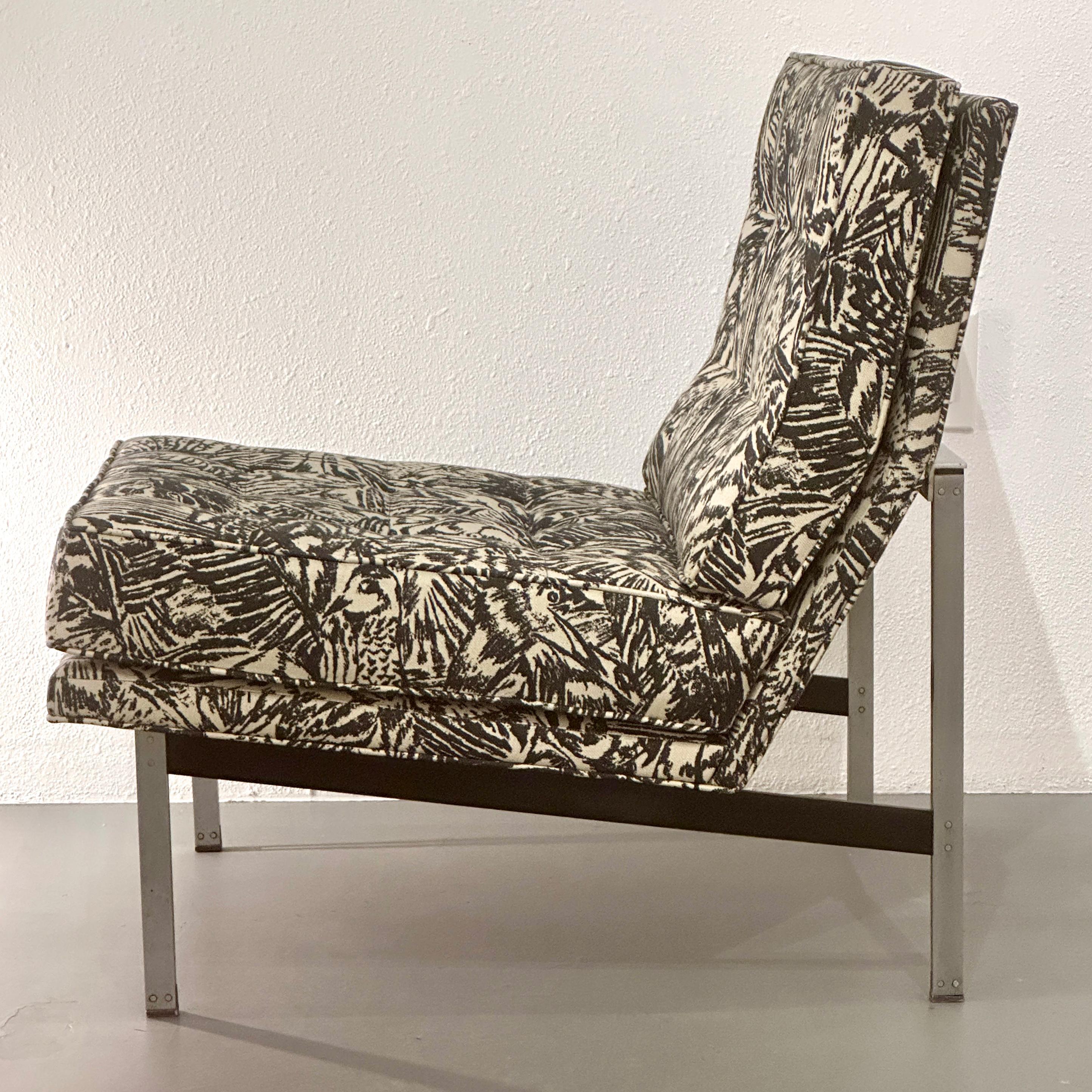 Mid-Century Modern Florence Knoll 1950s Parallel Bar Chair Fab Abstract Black and White Bird Fabric For Sale