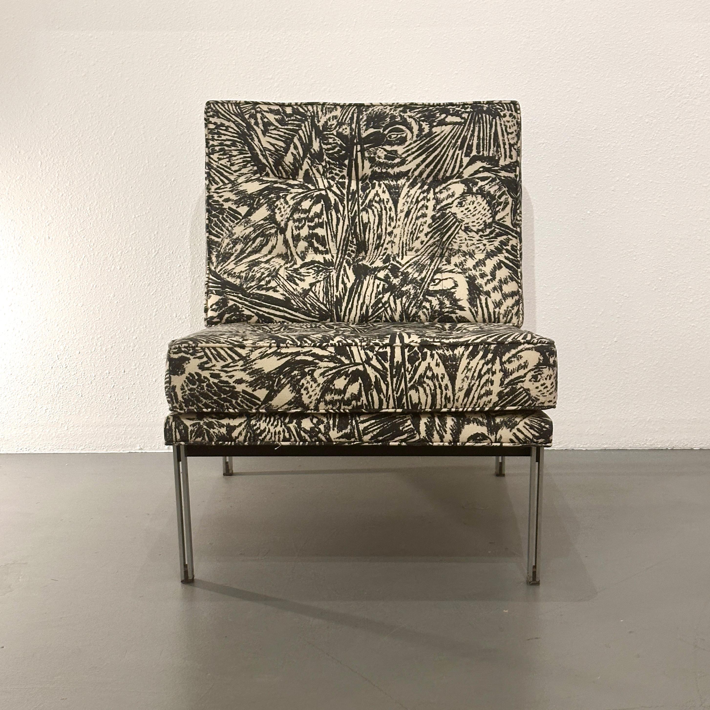 American Florence Knoll 1950s Parallel Bar Chair Fab Abstract Black and White Bird Fabric For Sale