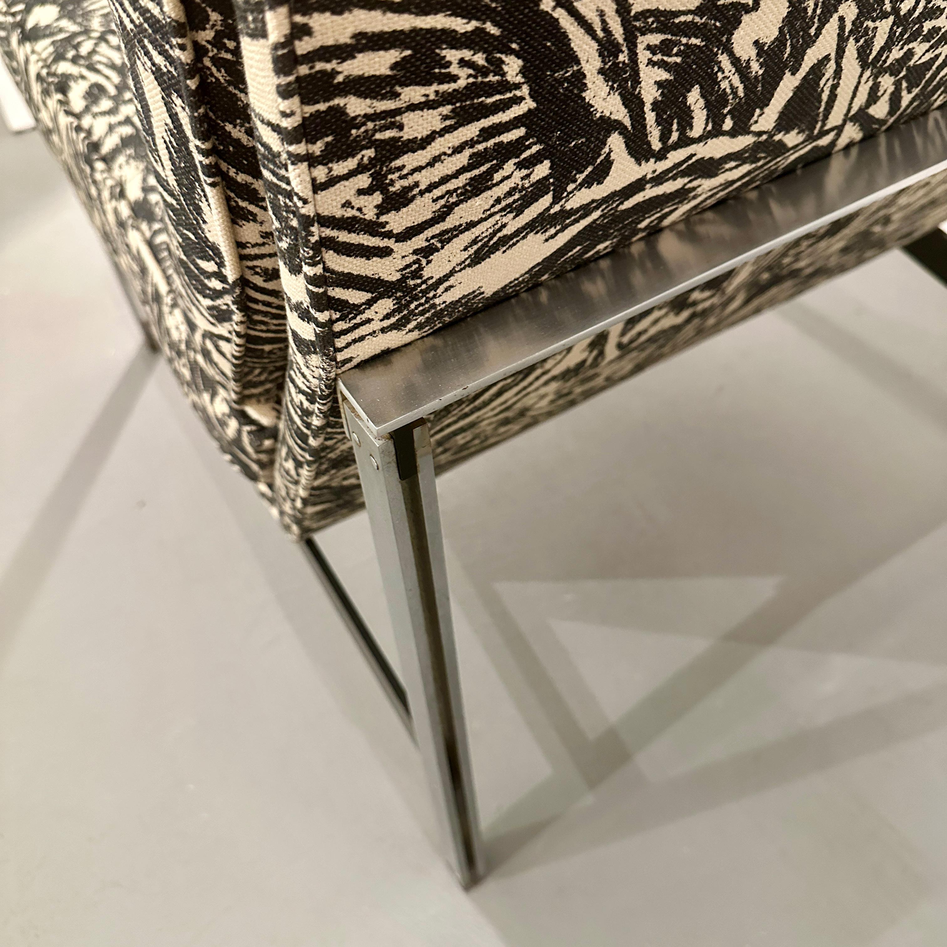 Florence Knoll 1950s Parallel Bar Chair Fab Abstract Black and White Bird Fabric For Sale 1