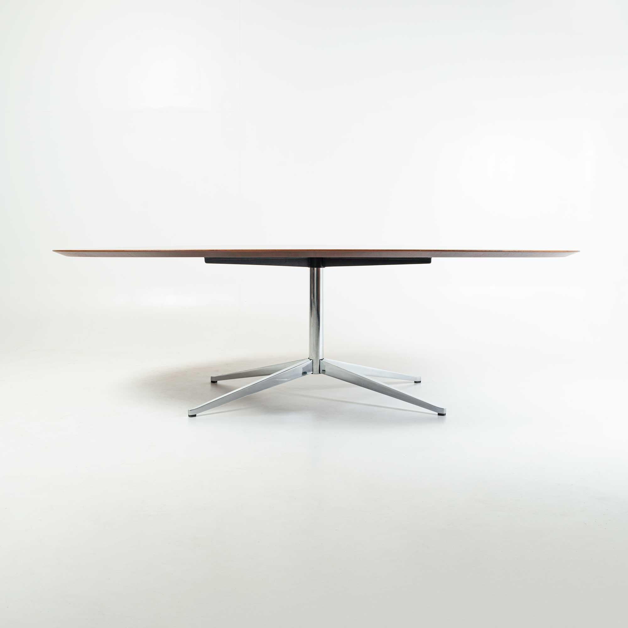Mid-Century Modern Florence Knoll 1961 Oval Table/Desk in Rosewood