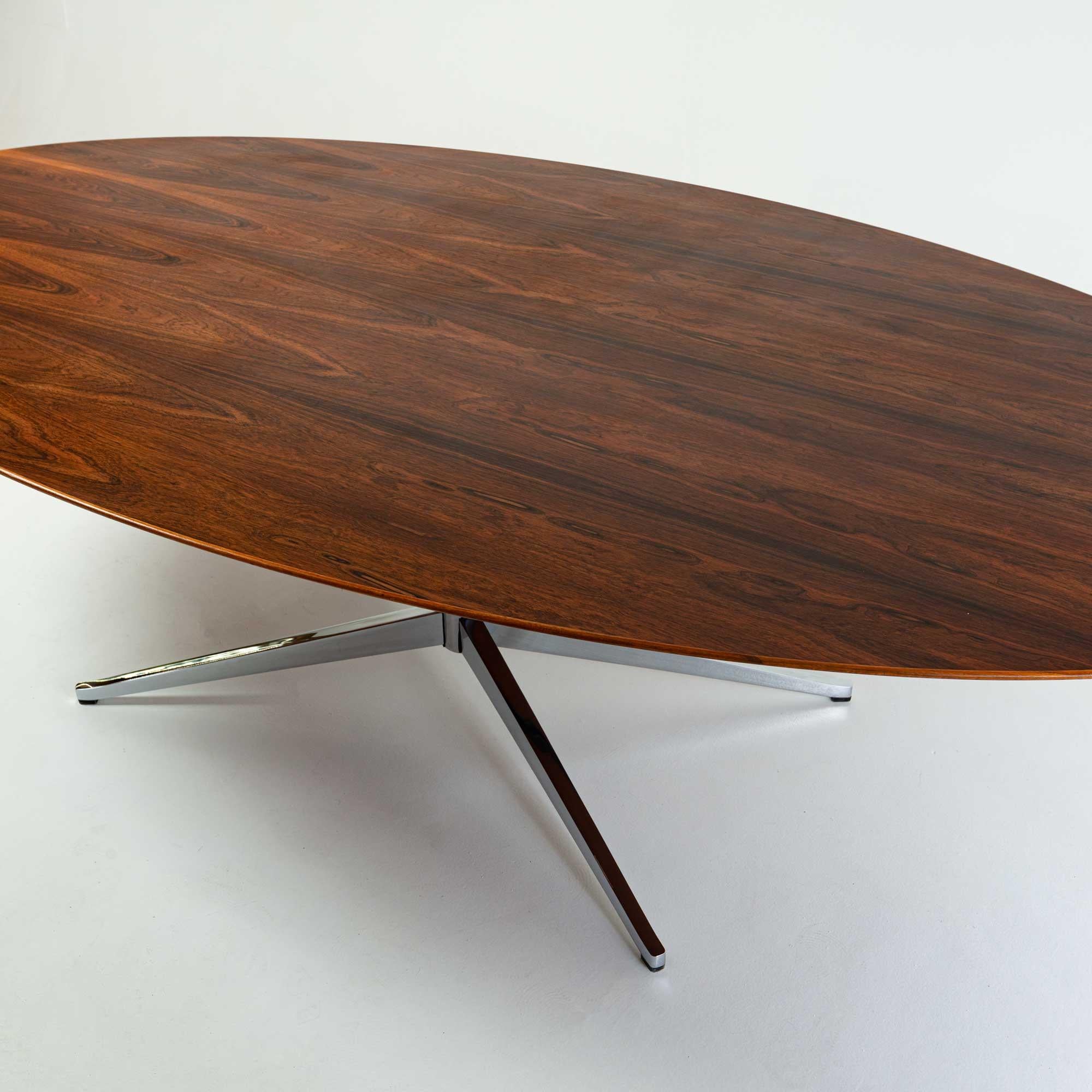 Florence Knoll 1961 Oval Table/Desk in Rosewood In Good Condition In Seattle, WA