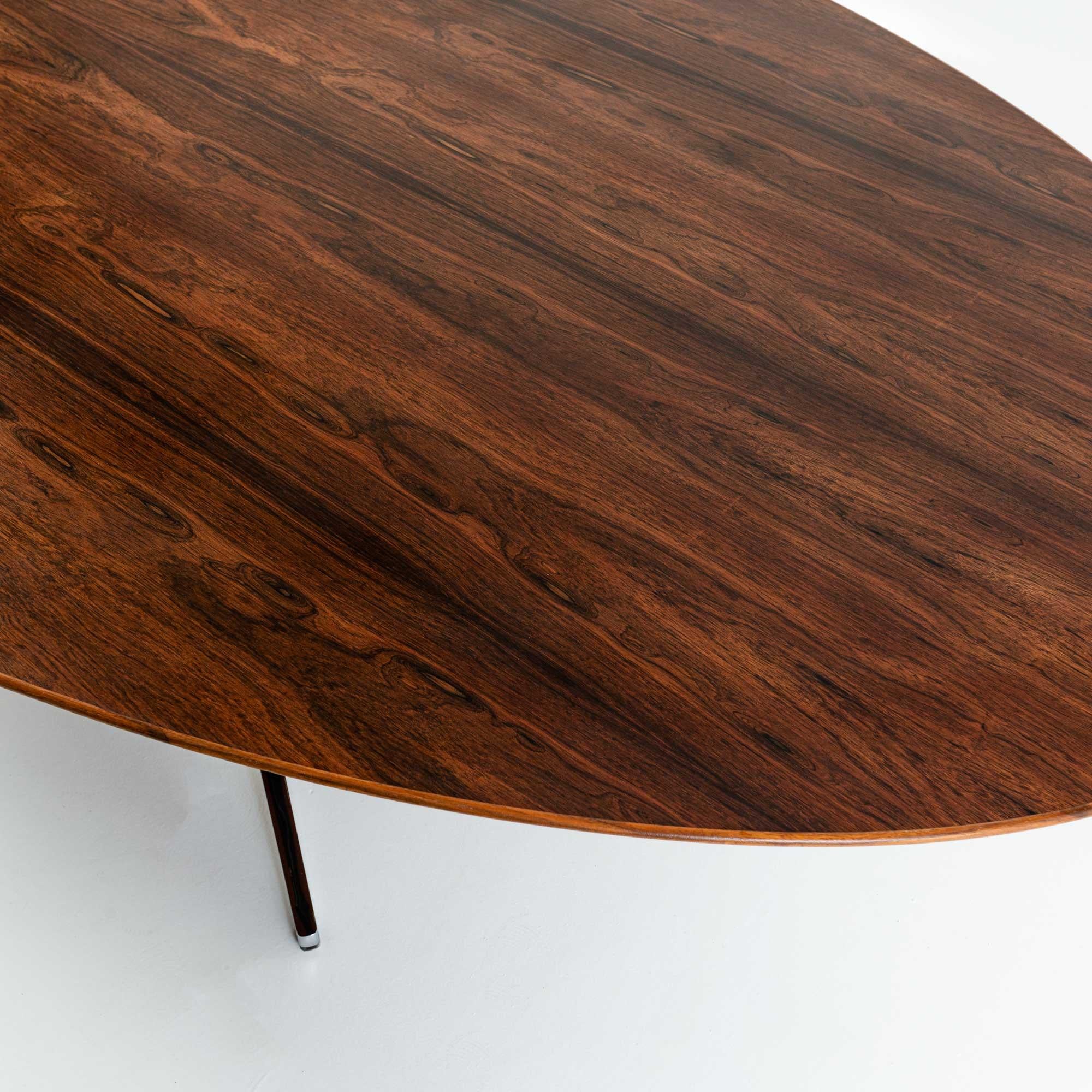 Florence Knoll 1961 Oval Table/Desk in Rosewood 1