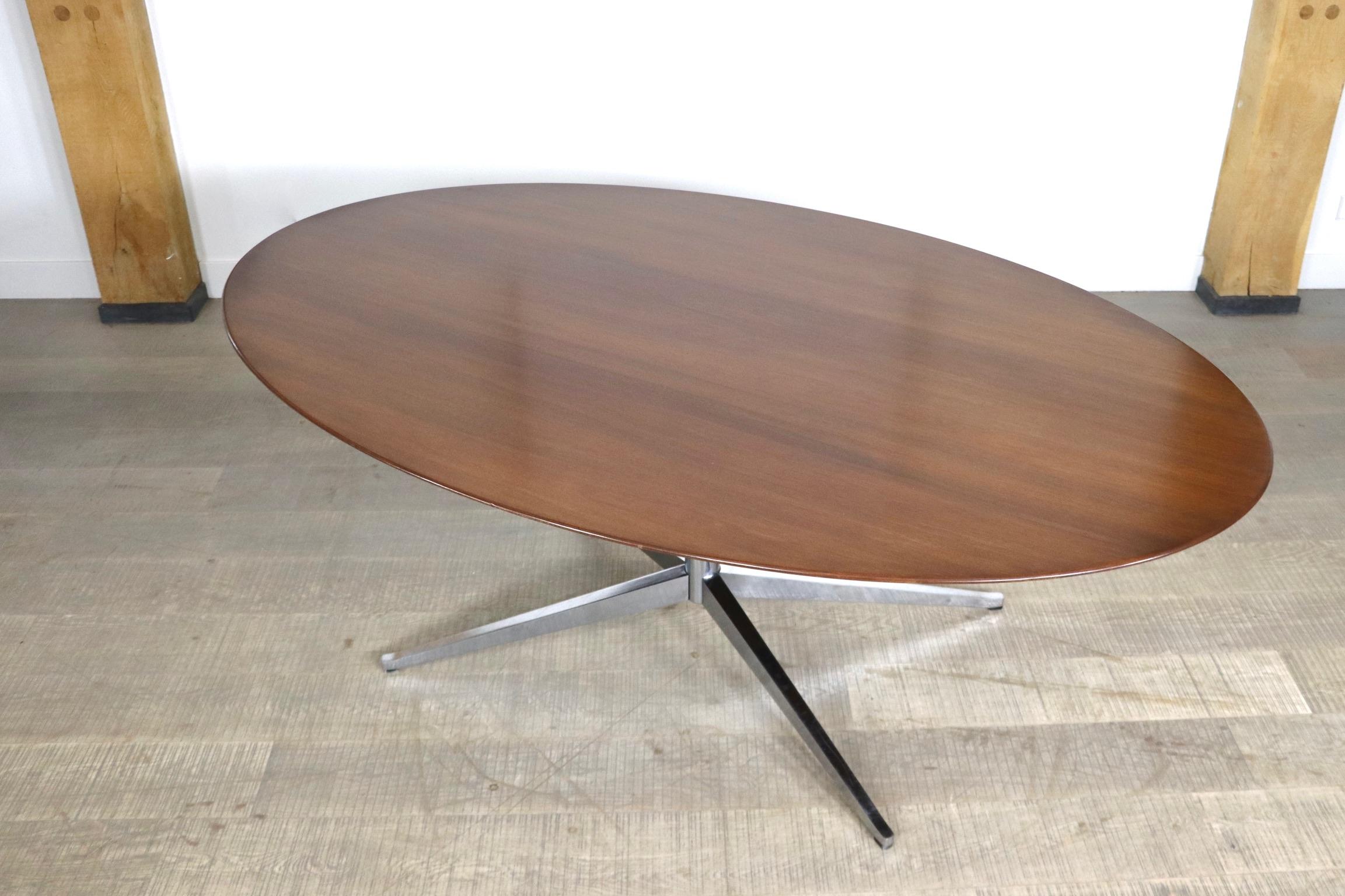 Florence Knoll 2480 Oval Dining Table in Walnut for Knoll, 1960s 5