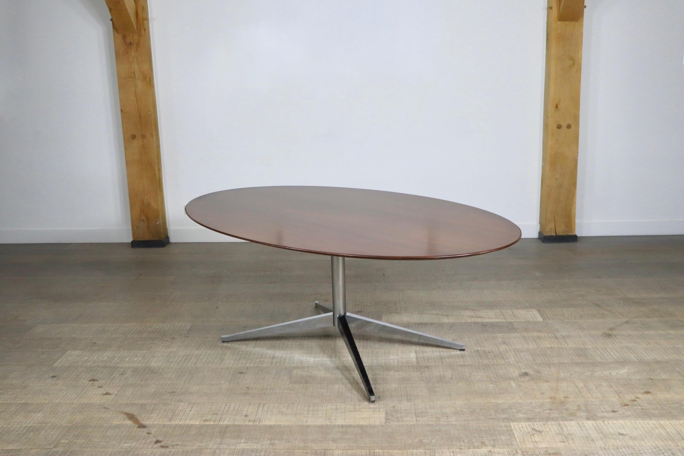 Florence Knoll 2480 Oval Dining Table in Walnut for Knoll, 1960s 6