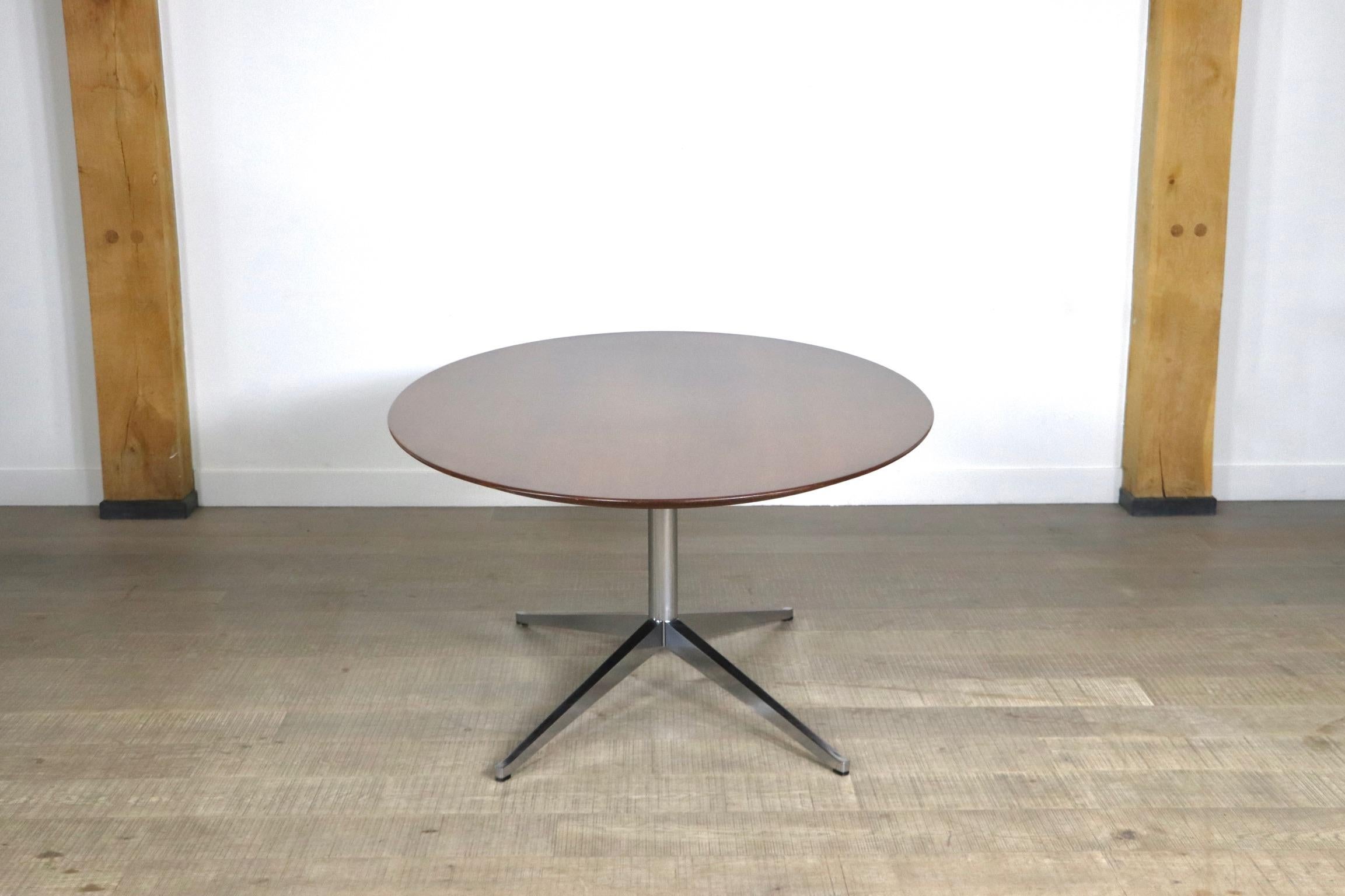 Florence Knoll 2480 Oval Dining Table in Walnut for Knoll, 1960s 2