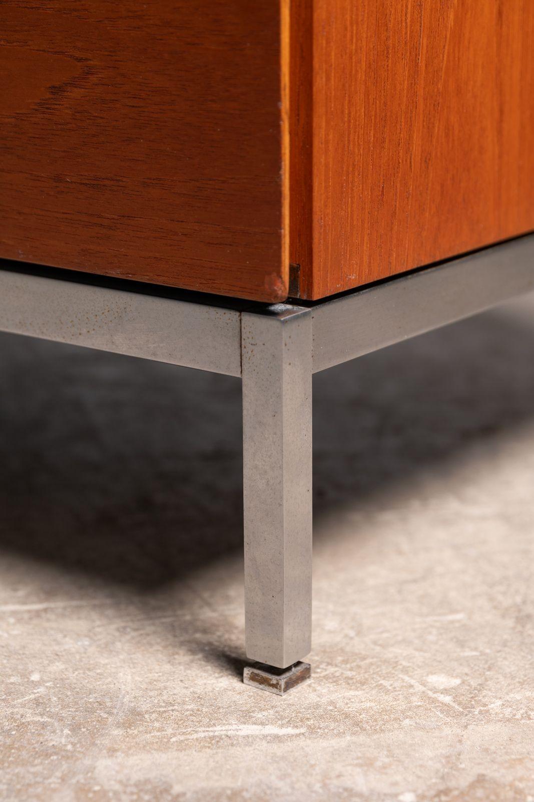 Florence Knoll 6-Schubladen-Doppelkommode aus Teakholz mit Satin- Nickel-Sockel 1960er Jahre im Angebot 8