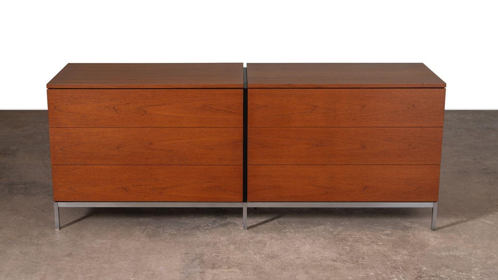 Florence Knoll 6-Schubladen-Doppelkommode aus Teakholz mit Satin- Nickel-Sockel 1960er Jahre (amerikanisch) im Angebot
