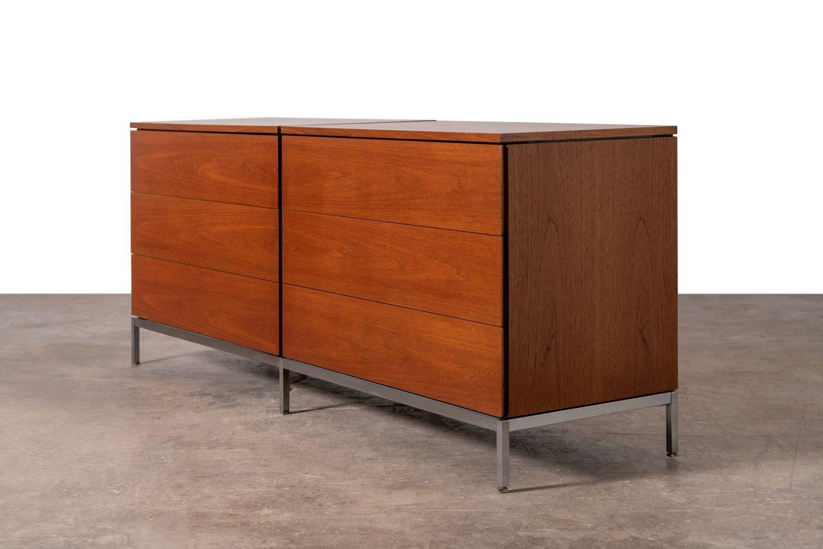 Florence Knoll 6-Schubladen-Doppelkommode aus Teakholz mit Satin- Nickel-Sockel 1960er Jahre im Zustand „Gut“ im Angebot in Dallas, TX
