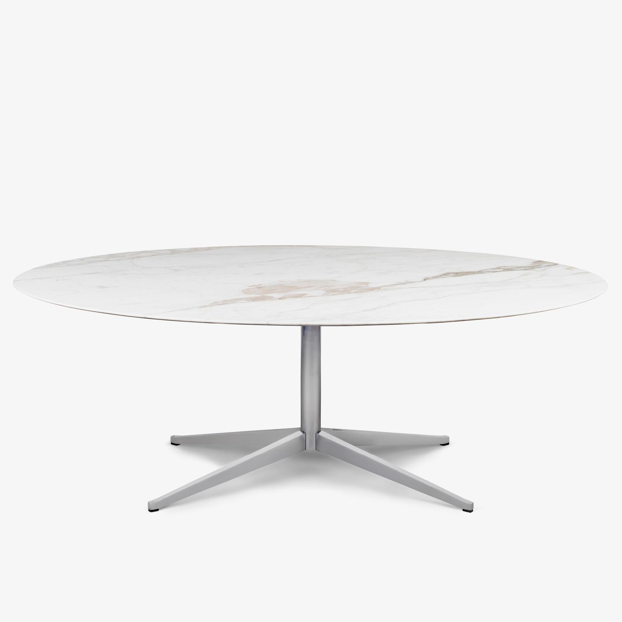 Florence Knoll's transformative influence on Mid-Century design is reflected in every piece of furniture that bears her name, including this elegant dining table. As a pioneer in  interior design, Knoll founded the renowned 