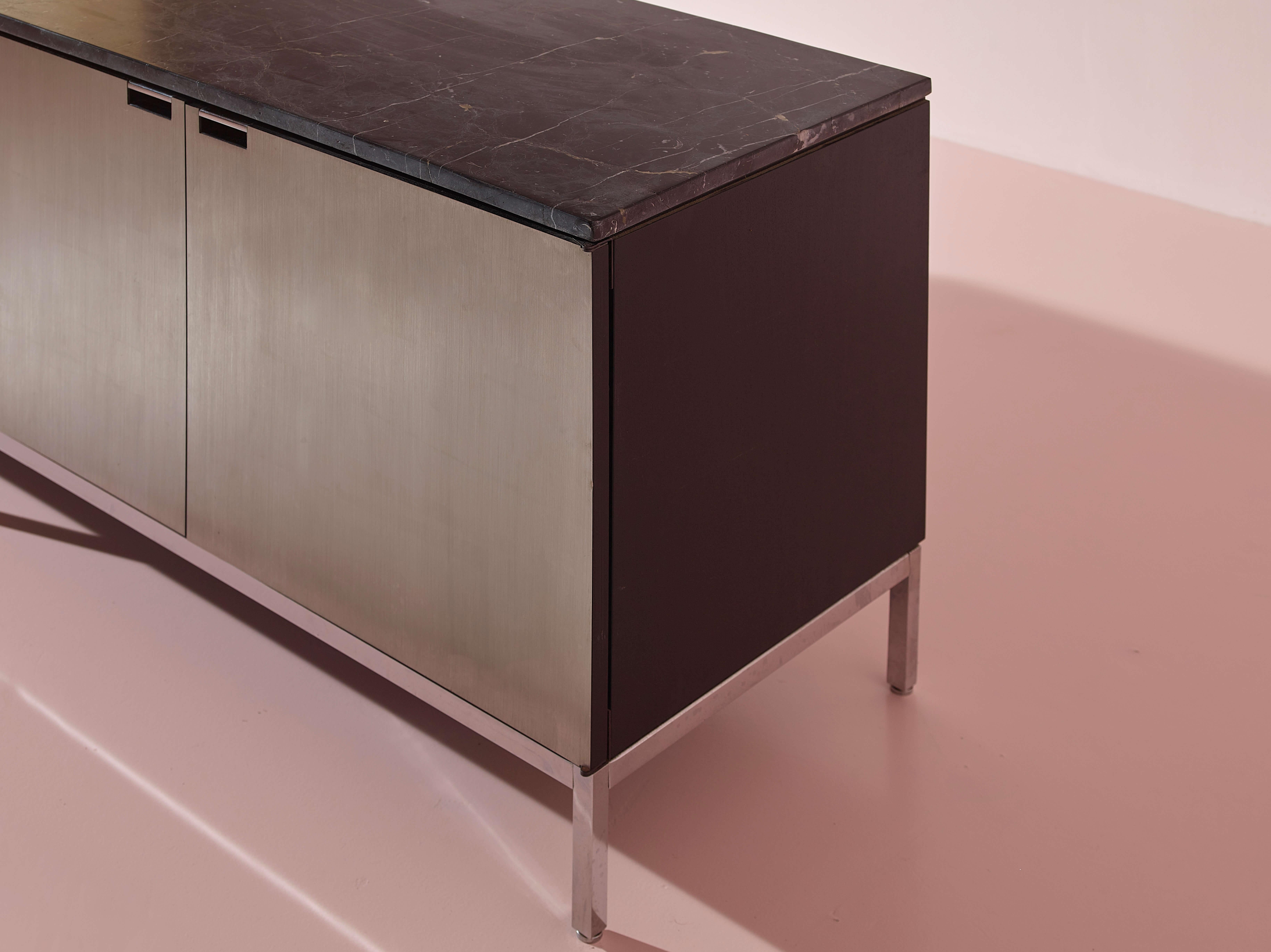 Florence Knoll aluminium, metal and marble sideboard, Knoll International, 1960s In Good Condition In Chiavari, Liguria