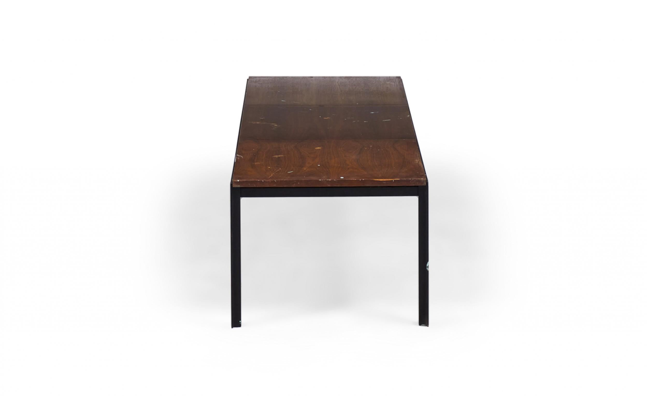 Florence Knoll American Mid-Century T-Bar Walnut Coffee / Cocktail Table For Sale 1