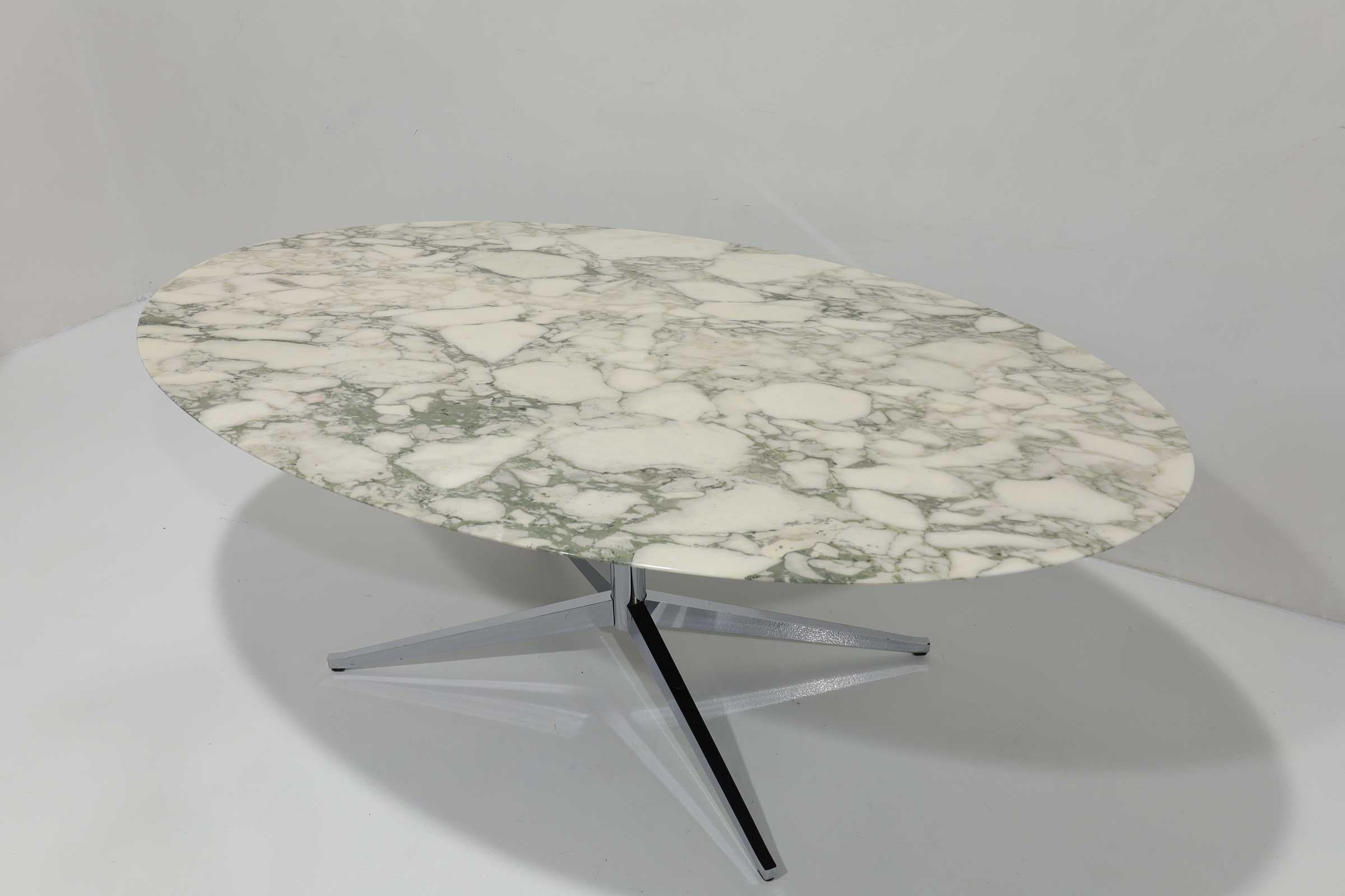 XXIe siècle et contemporain Table ou bureau Arabescato Florence Knoll en vente