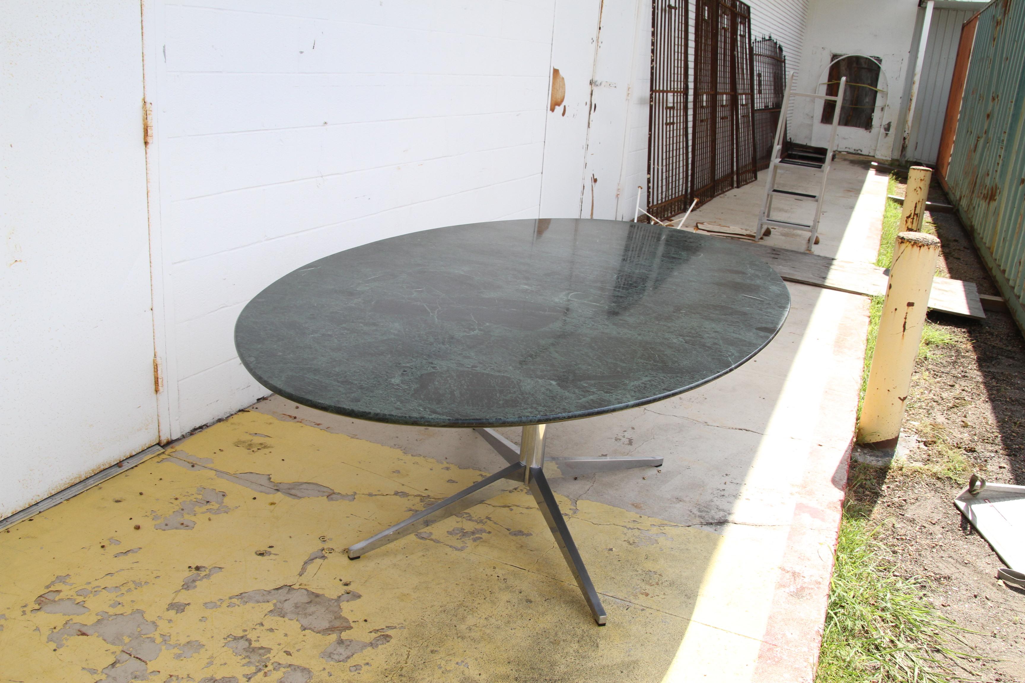 Granit Table de salle à manger/conférence en granit noir de Florence Knoll en vente