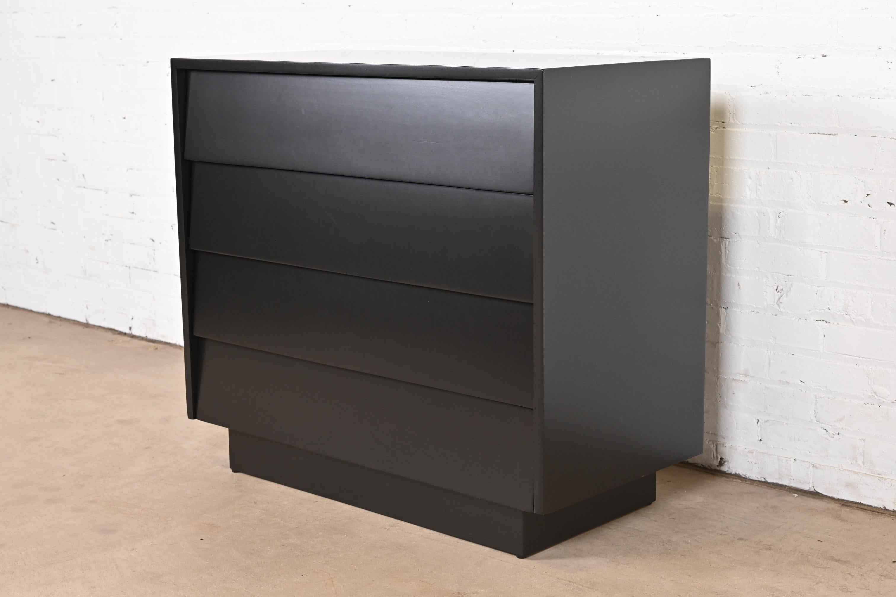 Florence Knoll Black Lacquered Louvered Front Chest of Drawers, Newly Refinished In Good Condition In South Bend, IN