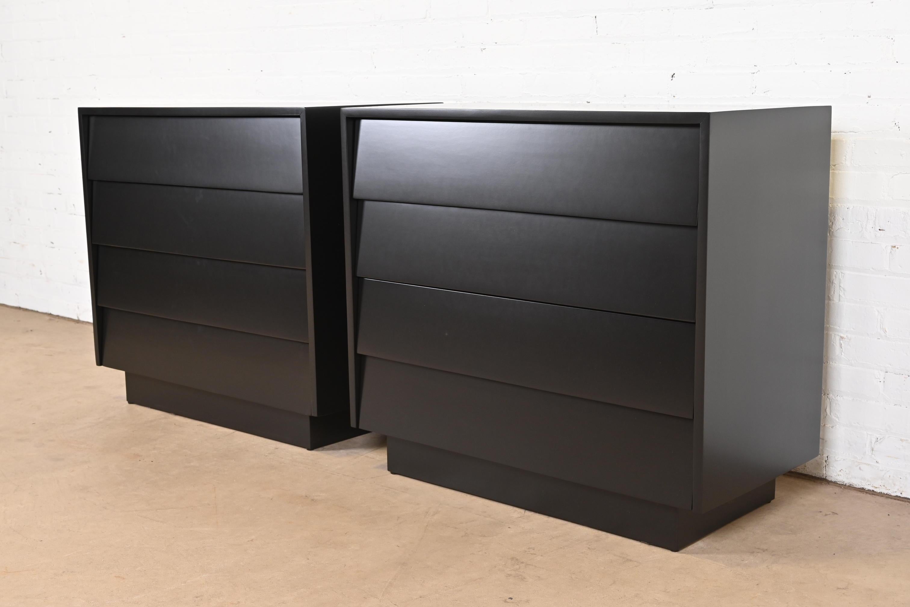 Florence Knoll Black Lacquered Louvered Front Chests of Drawers, Refinished In Good Condition In South Bend, IN