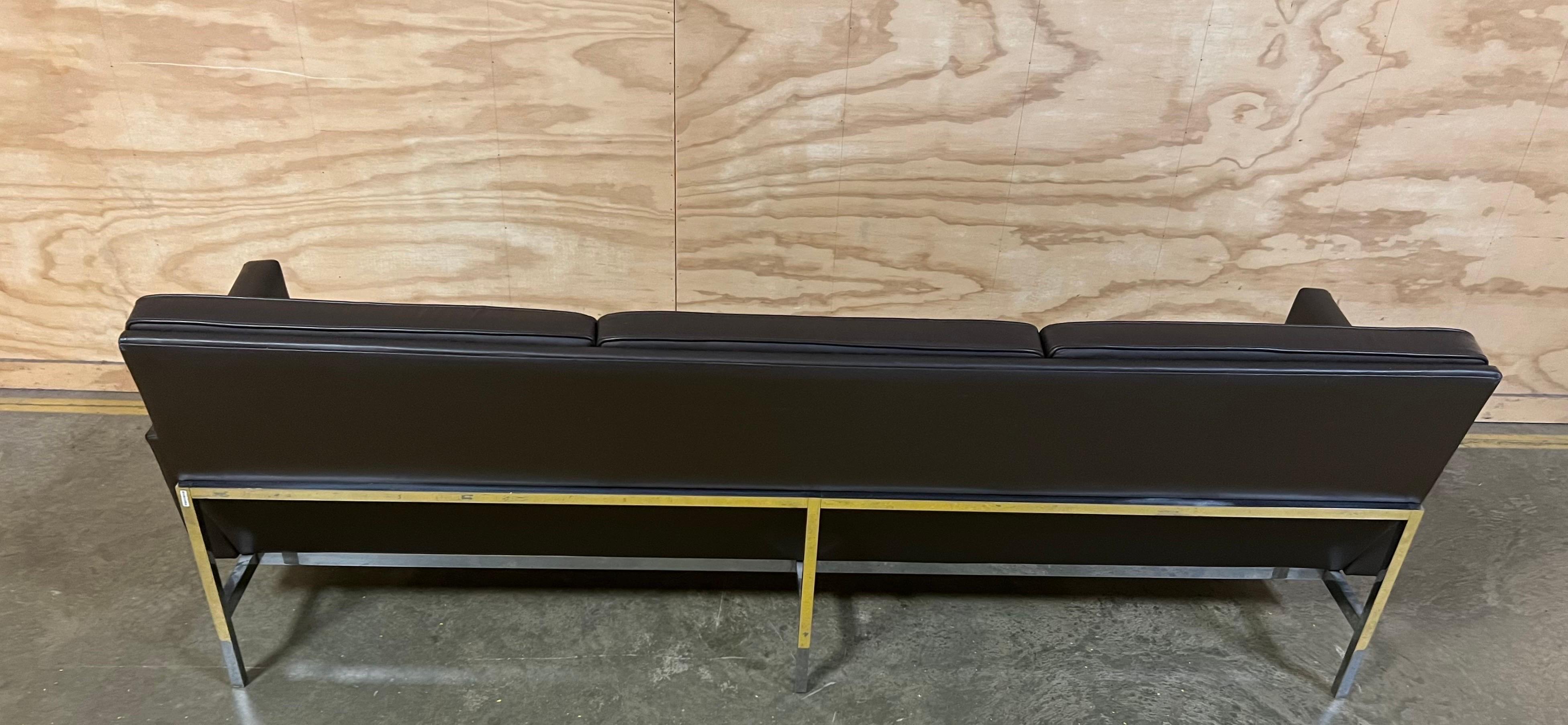 Florence Knoll Brown Sofa ~ Model 2577 For Sale 3