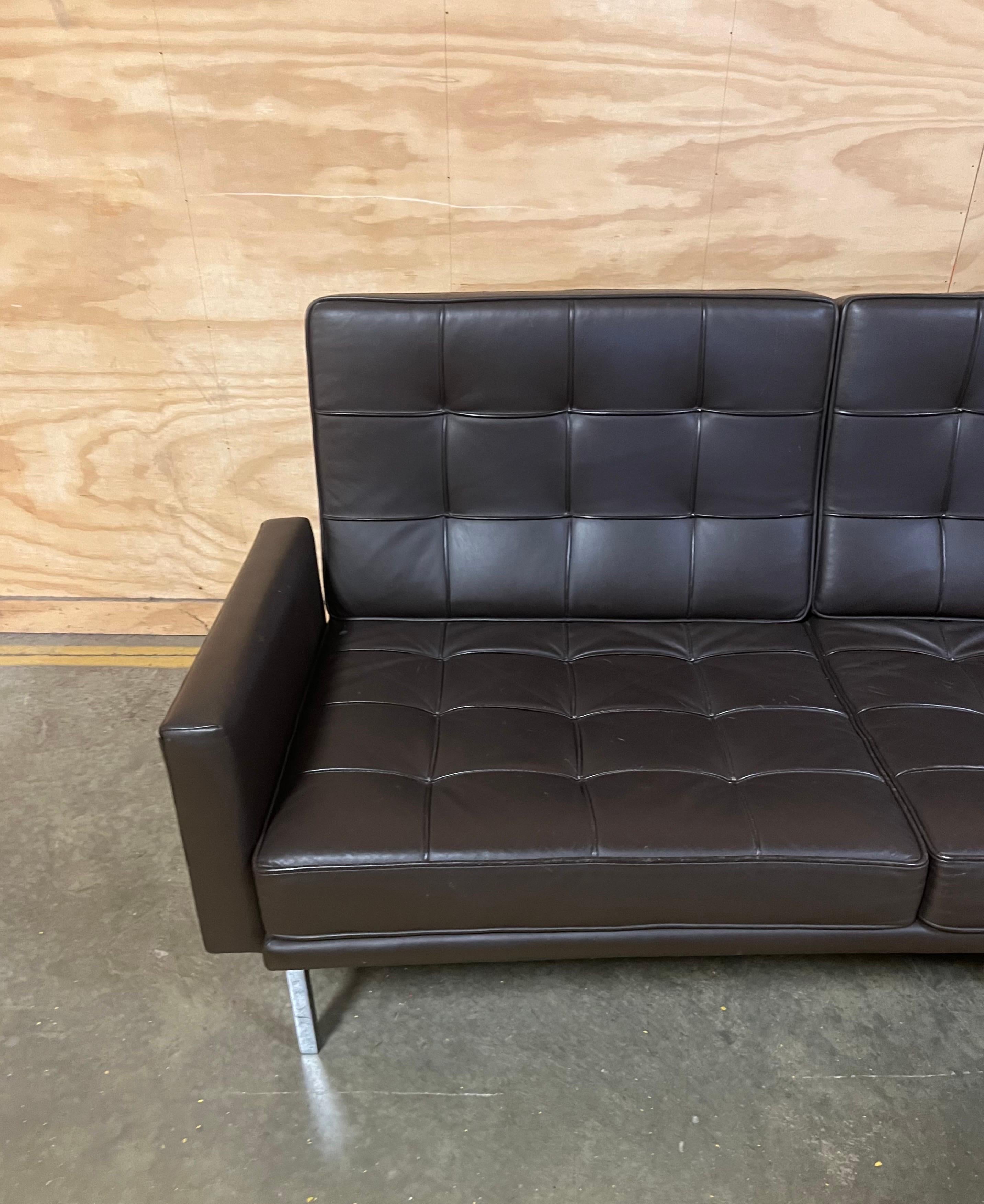 Mid-Century Modern Florence Knoll Brown Sofa ~ Model 2577 For Sale