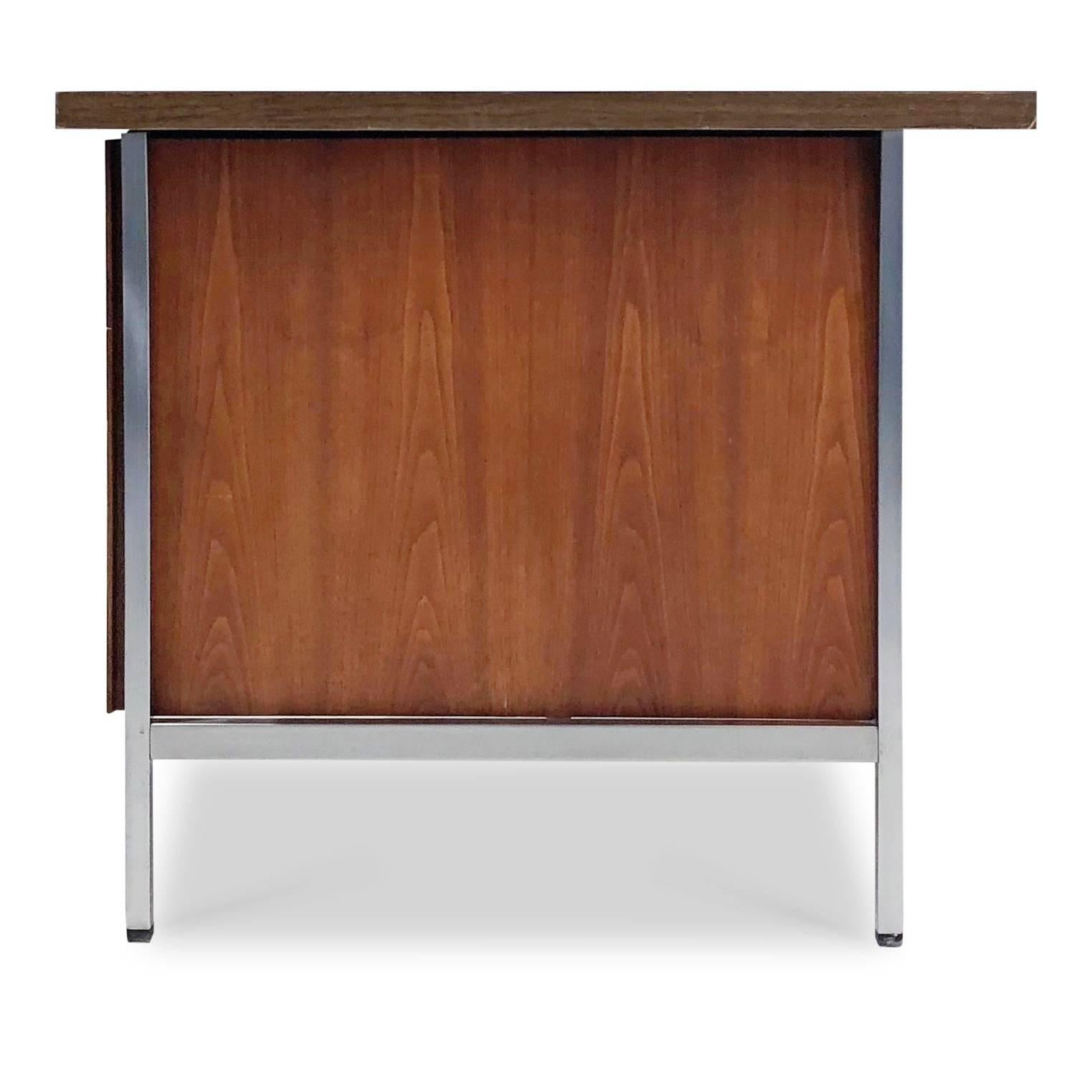 Florence Knoll Walnut and Cane Executive Desk, circa 1960 2