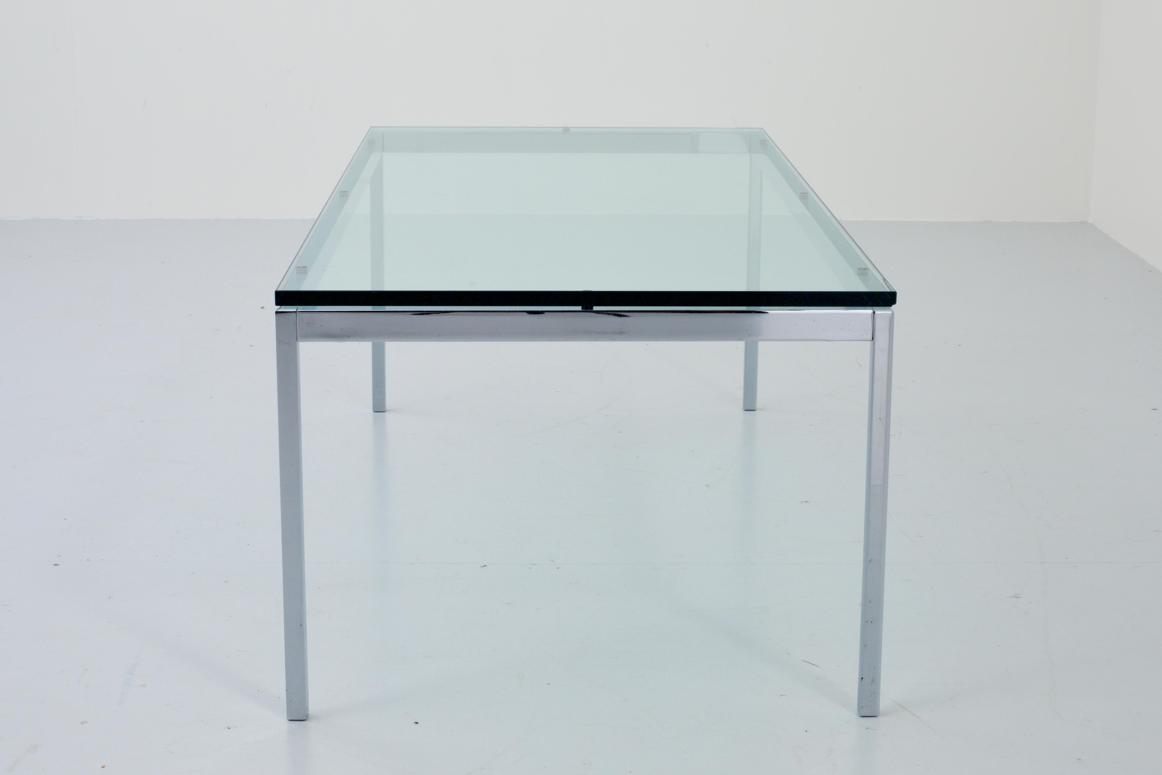 Florence Knoll Coffee Table in Glass and Chrome, USA, 1970s In Good Condition For Sale In Amsterdam, NL