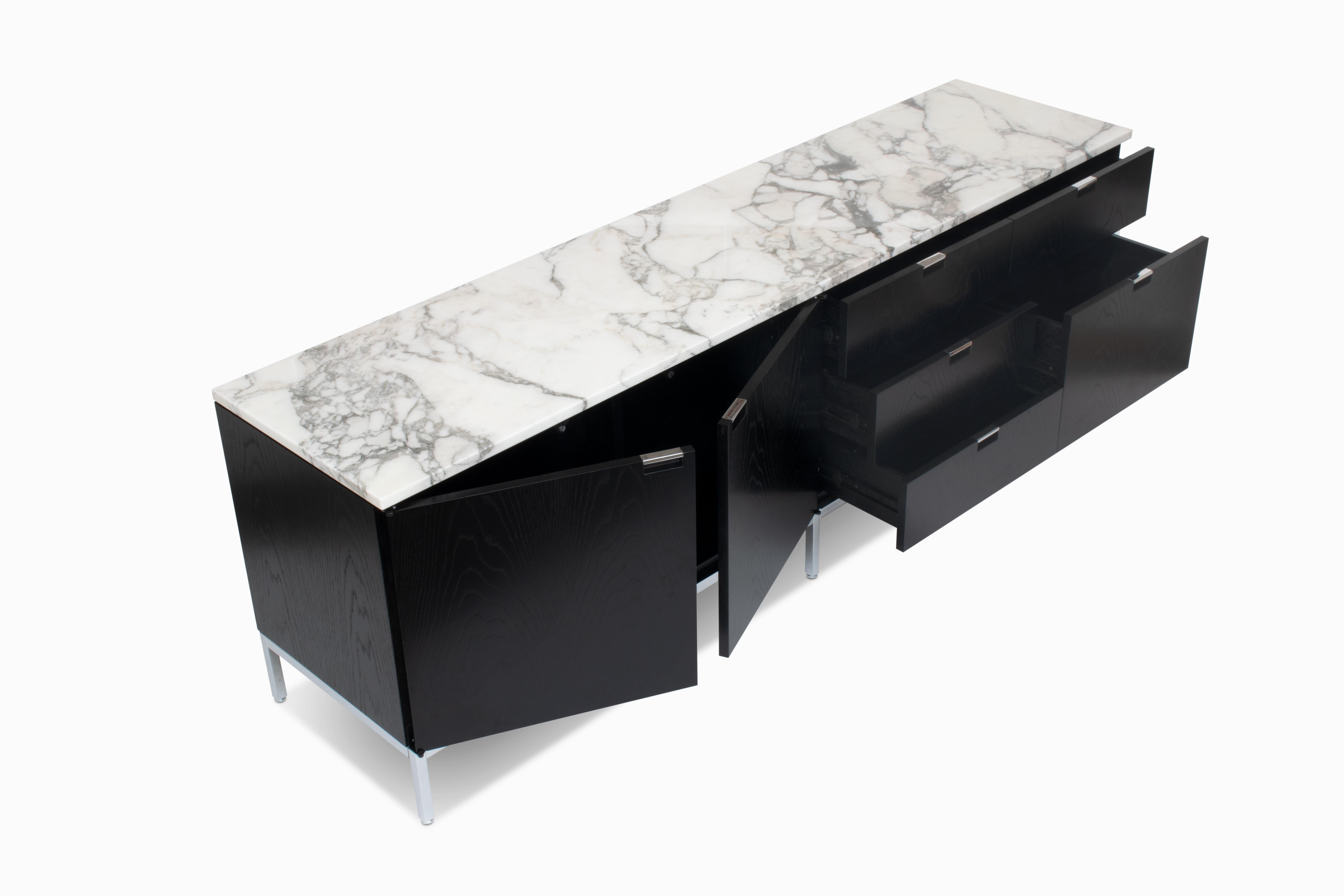 Florence Knoll Credenza Quercia ebanizzata e Marmo In condizioni buone in vendita a Oxnard, CA