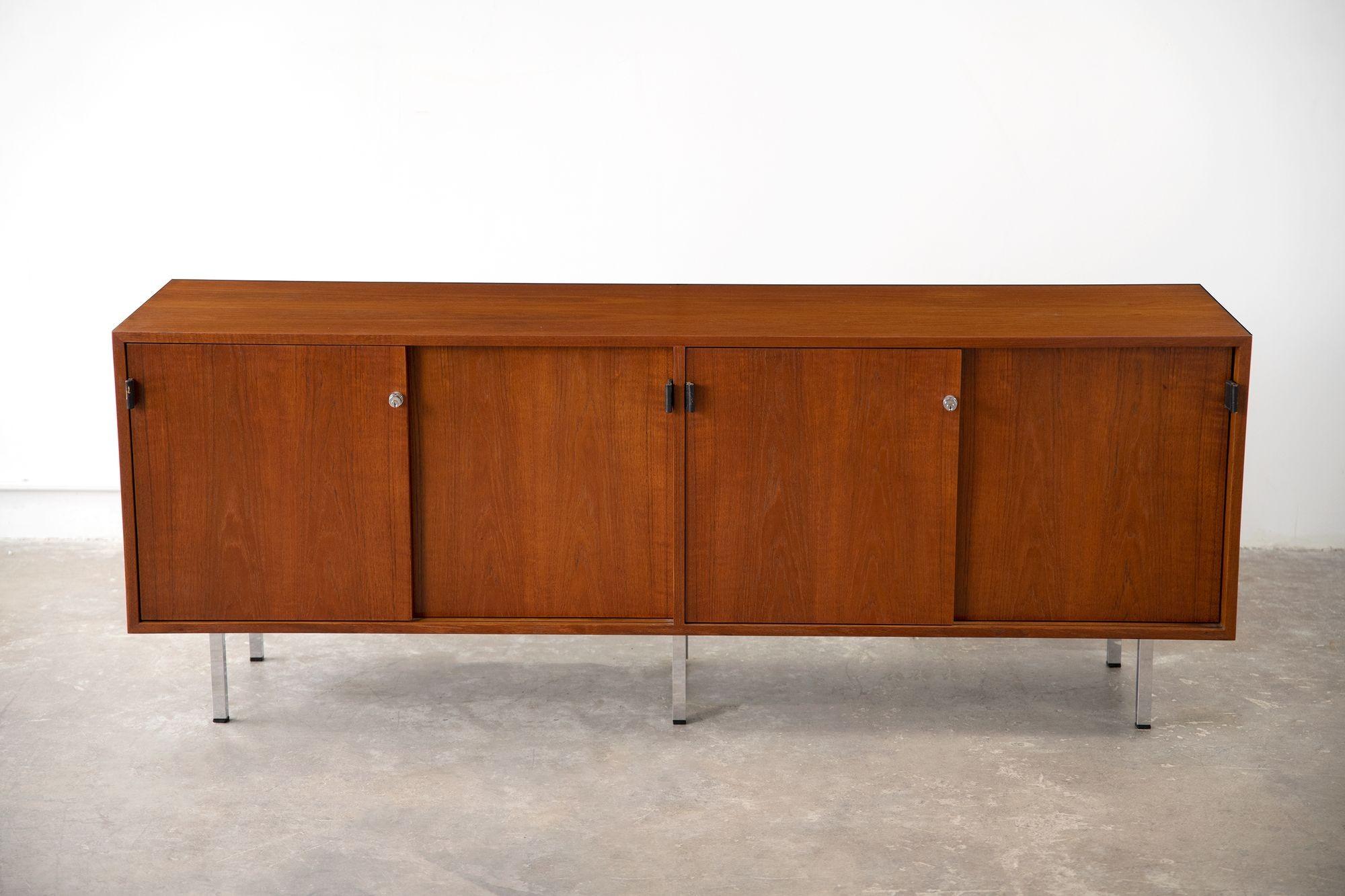 Florence Knoll Credenza in Teak and Oak with Chrome Legs and Leather Pulls 5