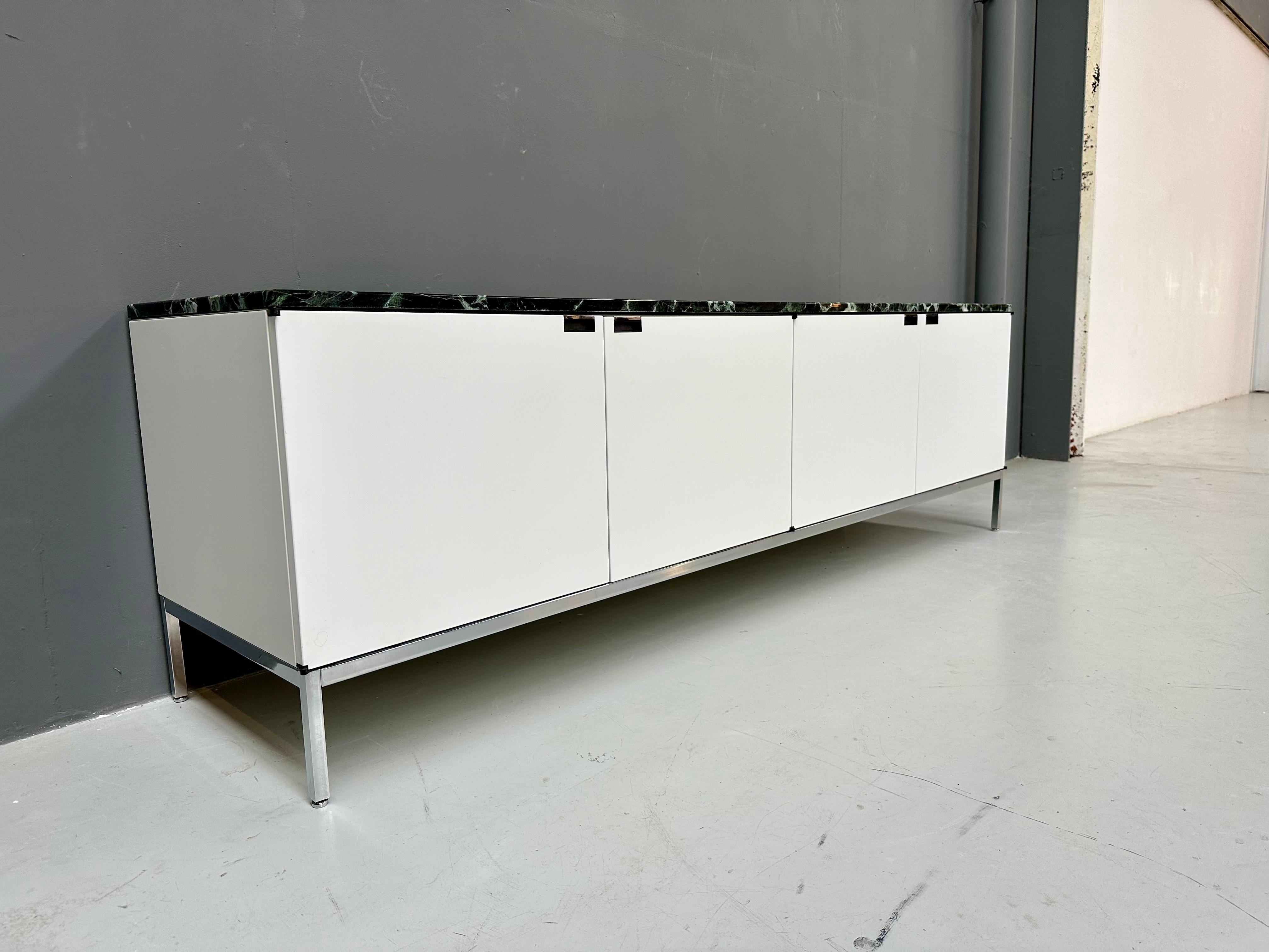 Florence Knoll Credenza New Edition with Alpi Verdi Marble Top, 2010s For Sale 1