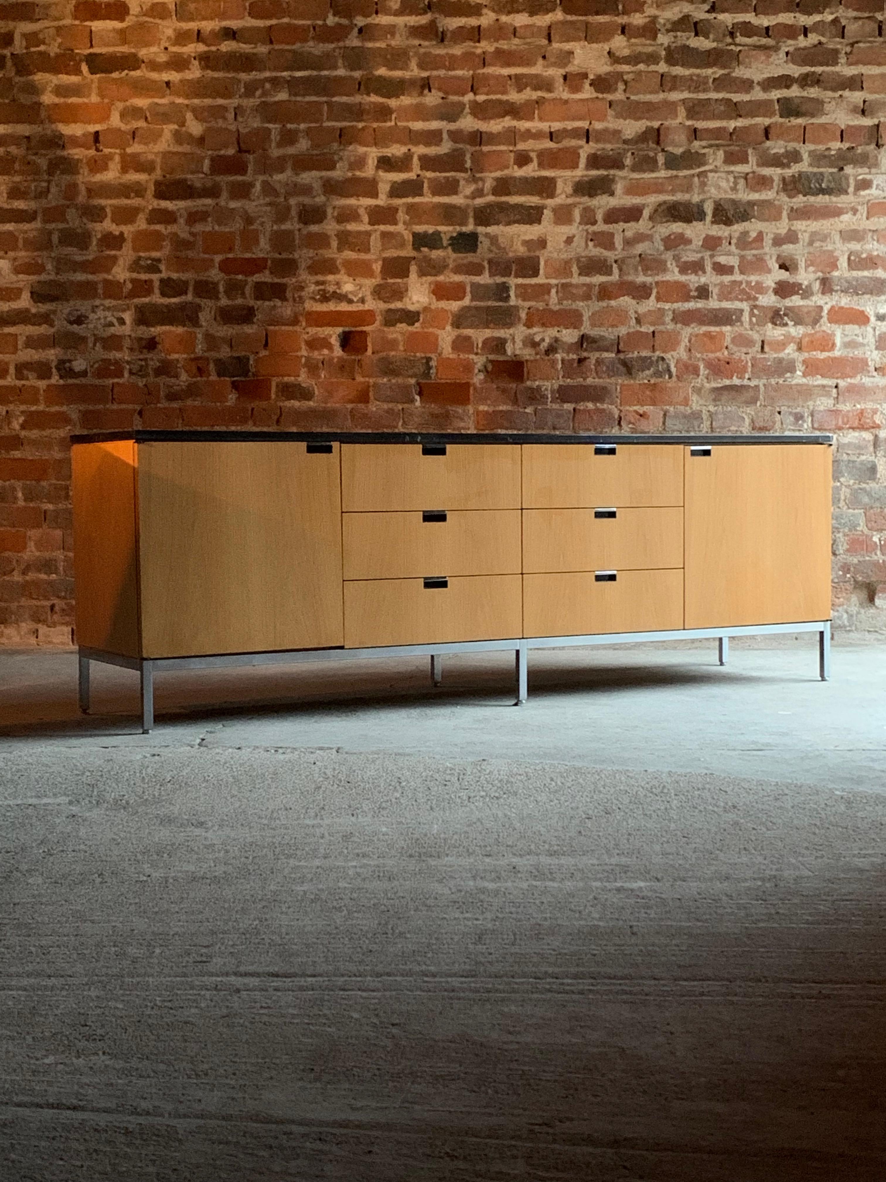 Florence Knoll Credenza Sideboard Oak and Nero Marquina Marble Original, 1970s 10