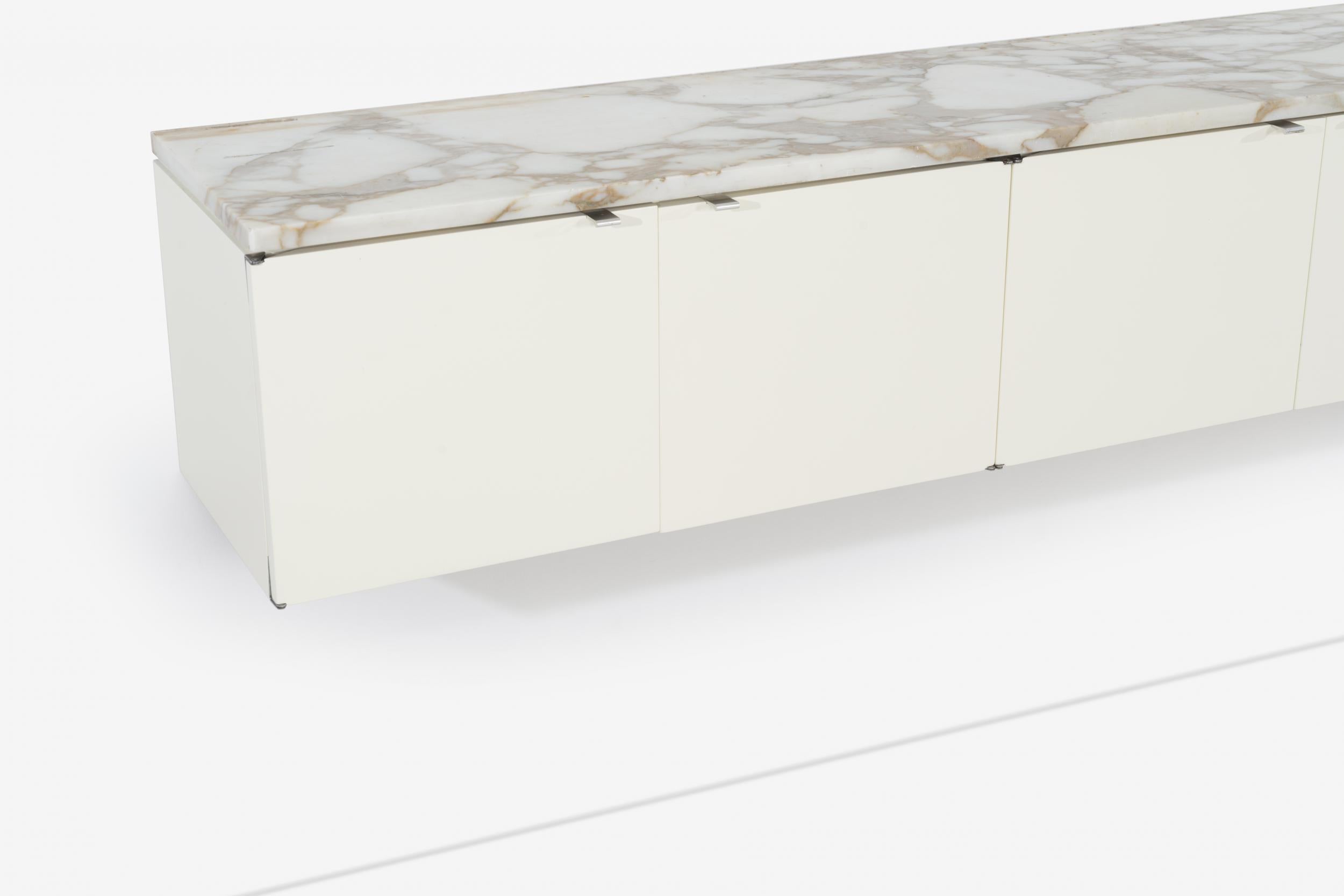 Milieu du XXe siècle Florence Knoll armoire murale personnalisée par Knoll Associates en vente