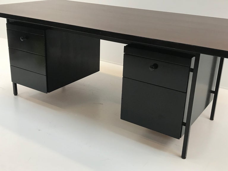 Florence Knoll Desk, Brown Top and Black Drawers For Sale at 1stDibs