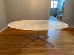 Table de salle à manger ou de conférence Florence Knoll avec base en étoile chromée et plateau en marbre
