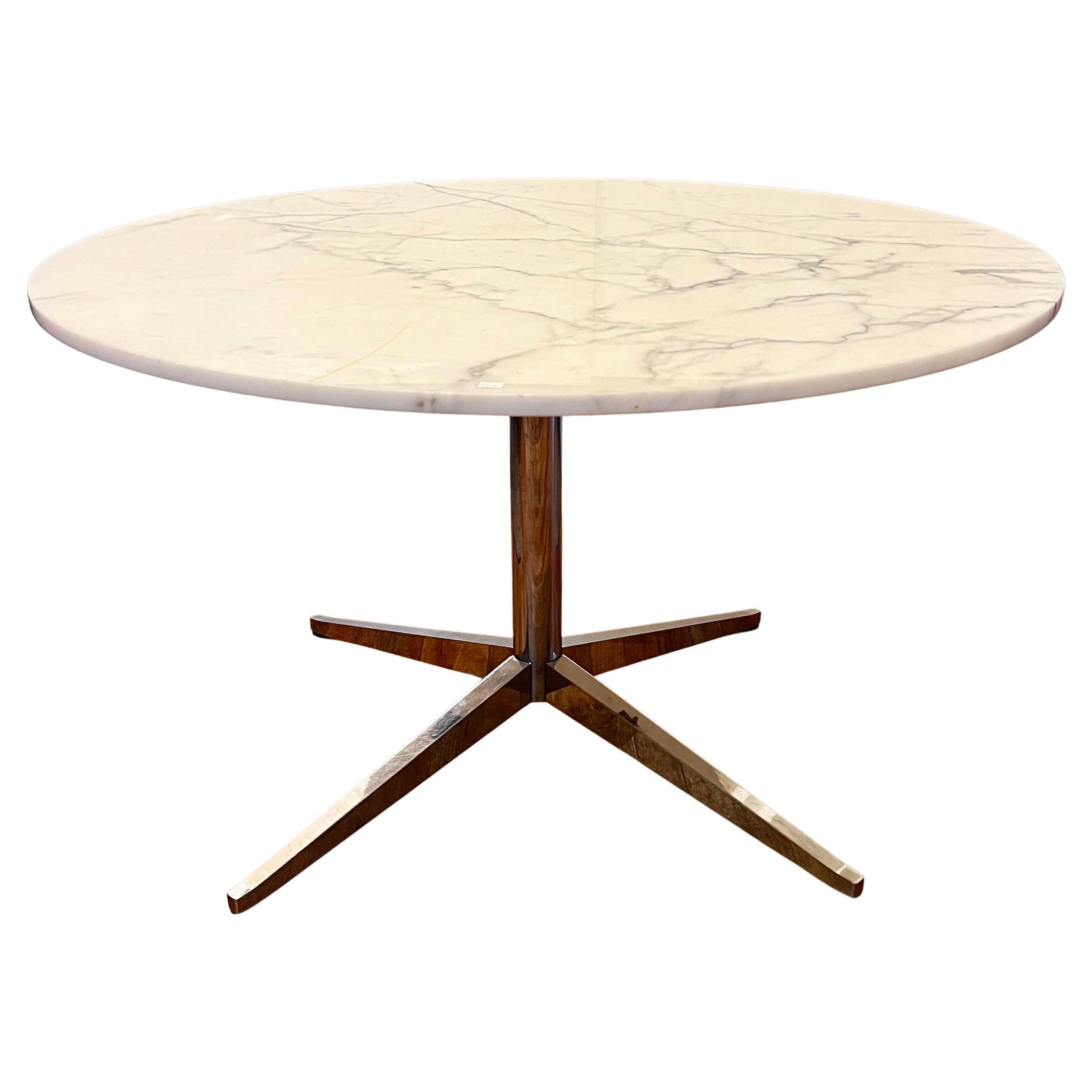 Florence Knoll Table ronde de salle à manger Base en étoile chromée et plateau en marbre